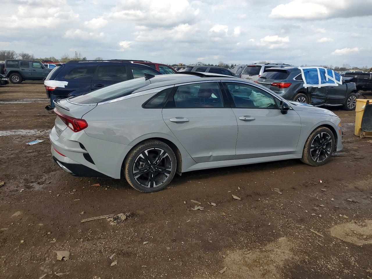2023 Kia K5 Gt Line - Image 3