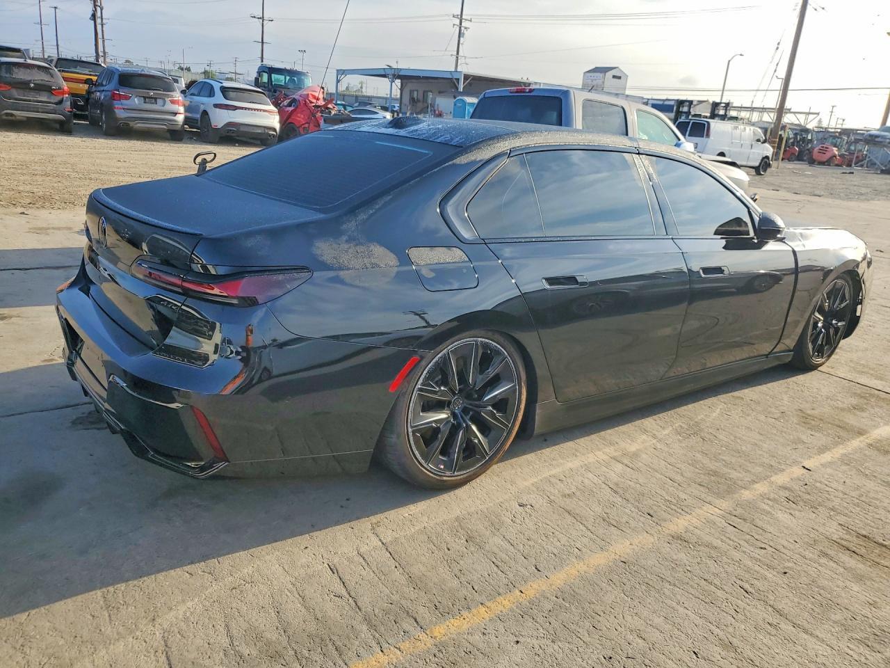2025 BMW I7 Edrive50 - Image 3
