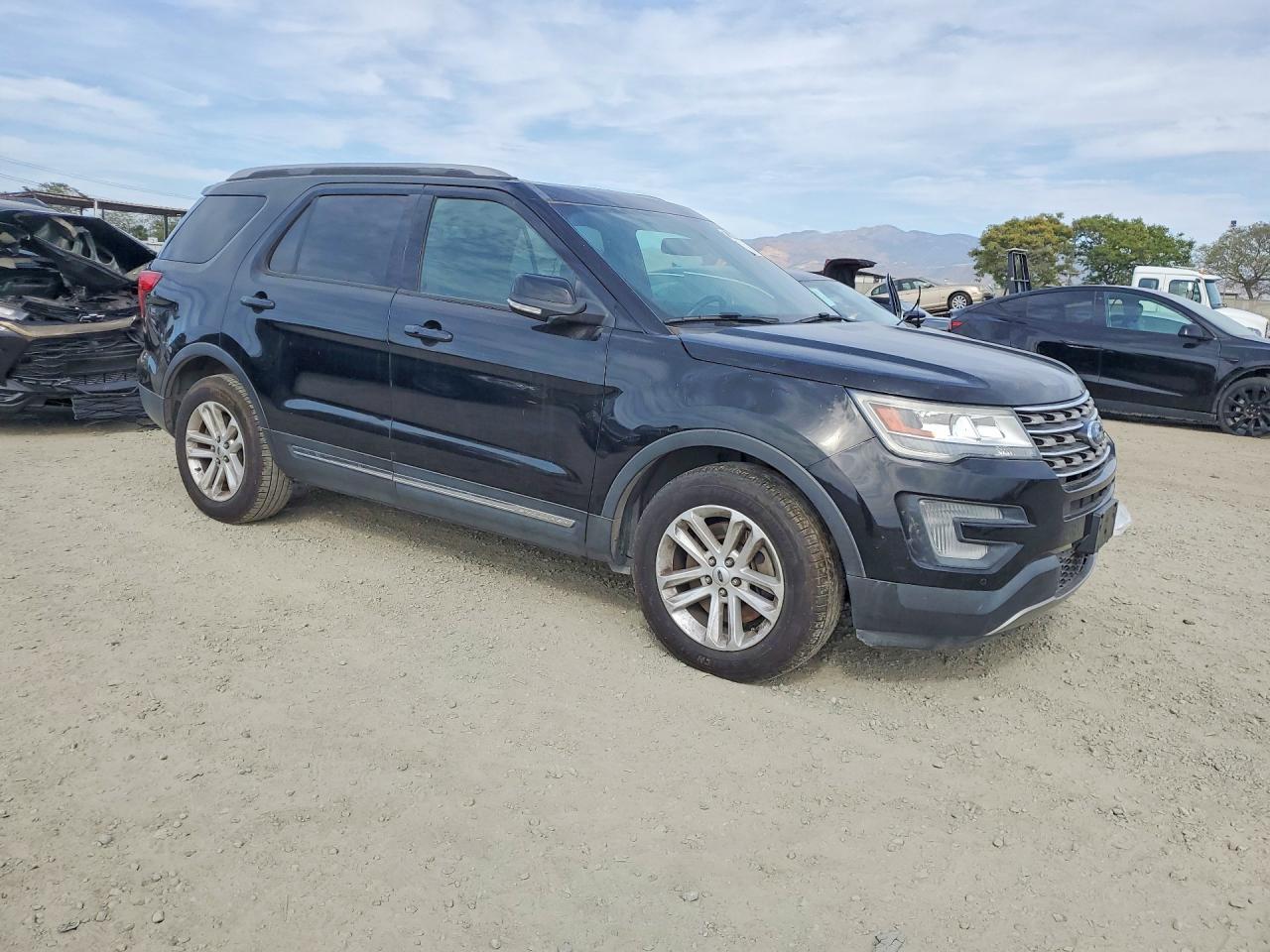 2017 Ford Explorer Xlt - Фото 4