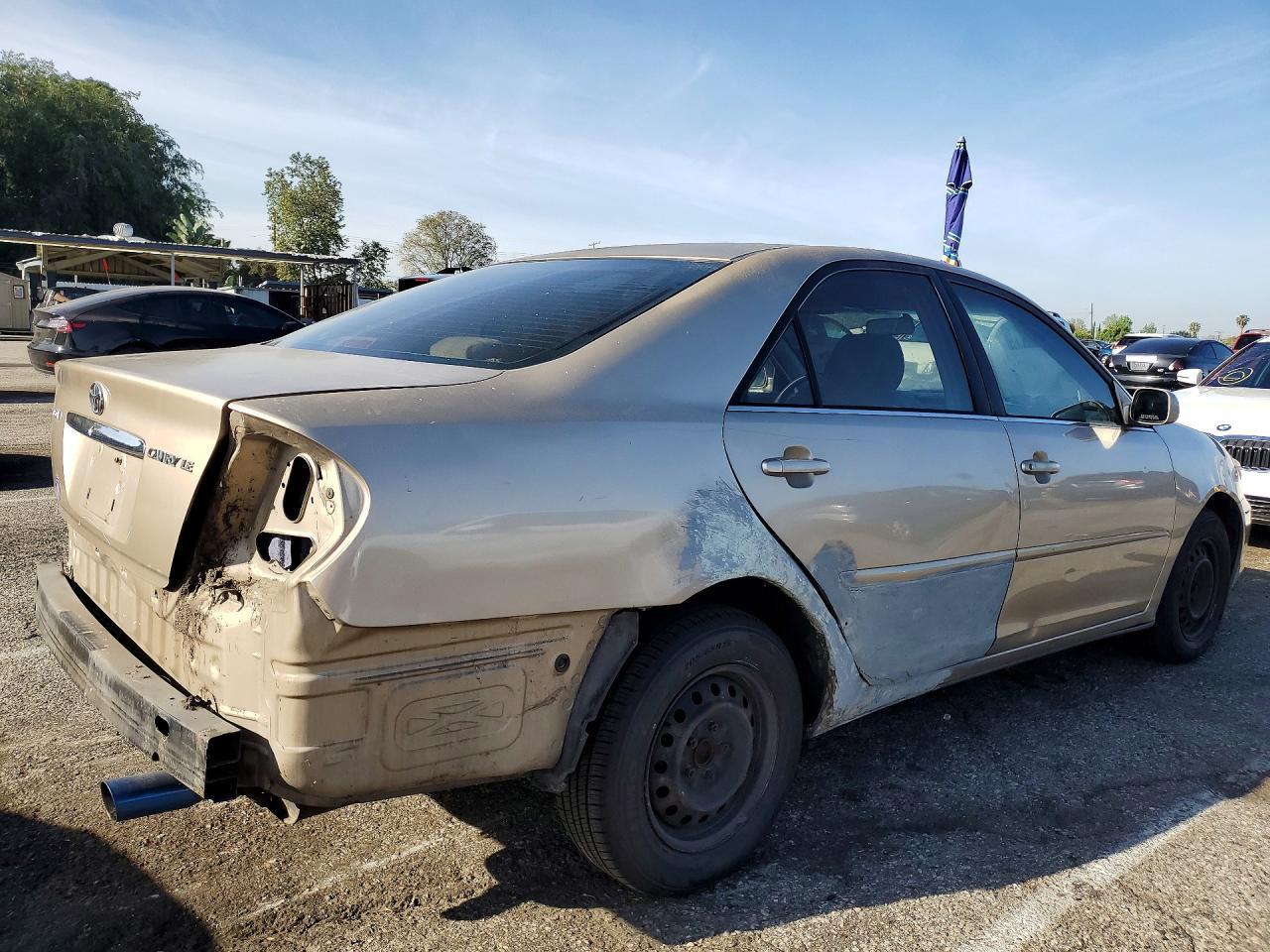 2002 Toyota Camry Le - Фото 3