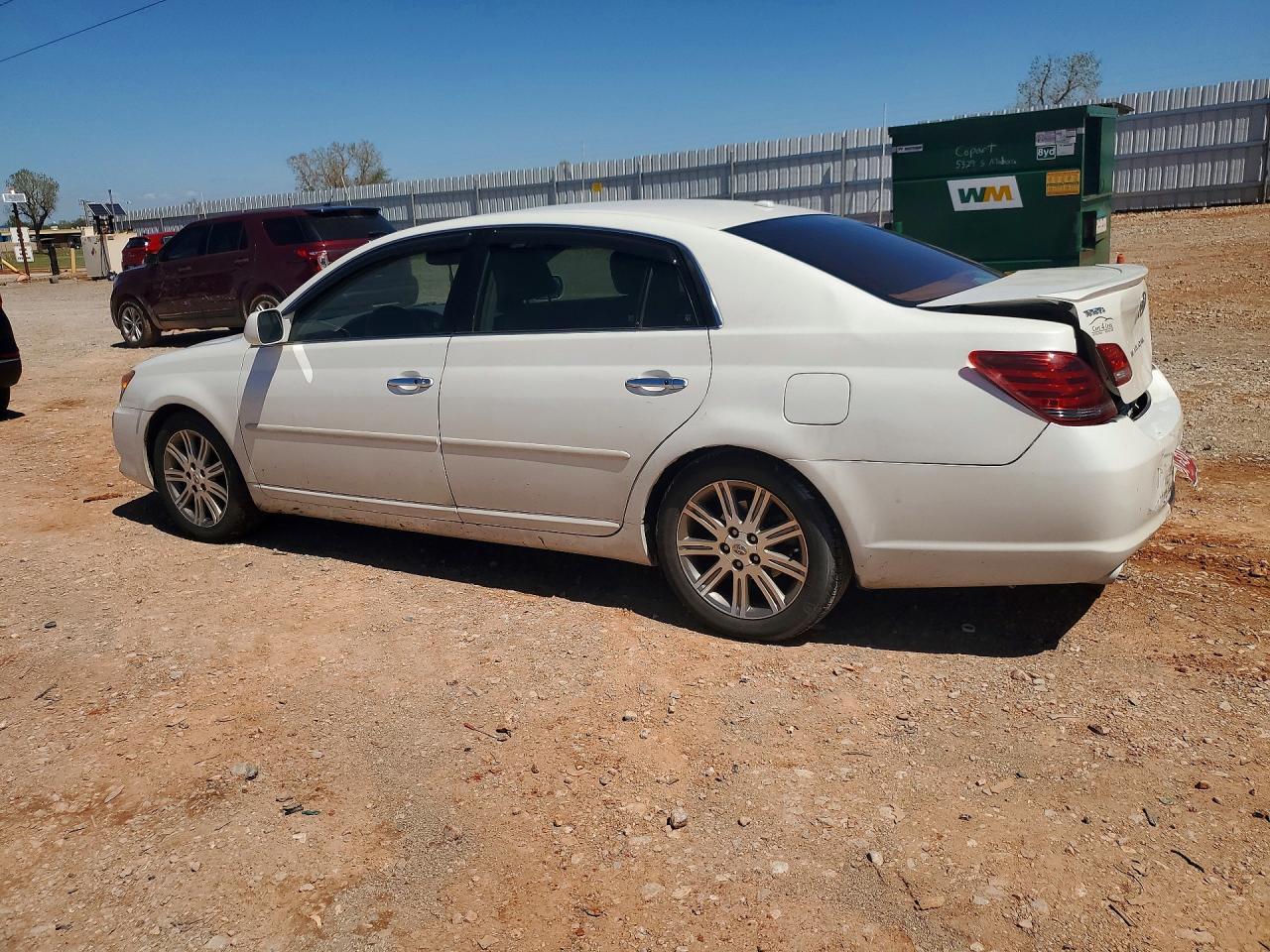 2010 Toyota Avalon Limited - Фото 2