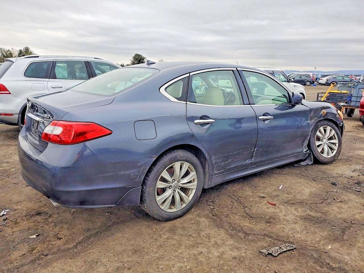 2011 Infiniti M37 X - Фото 3