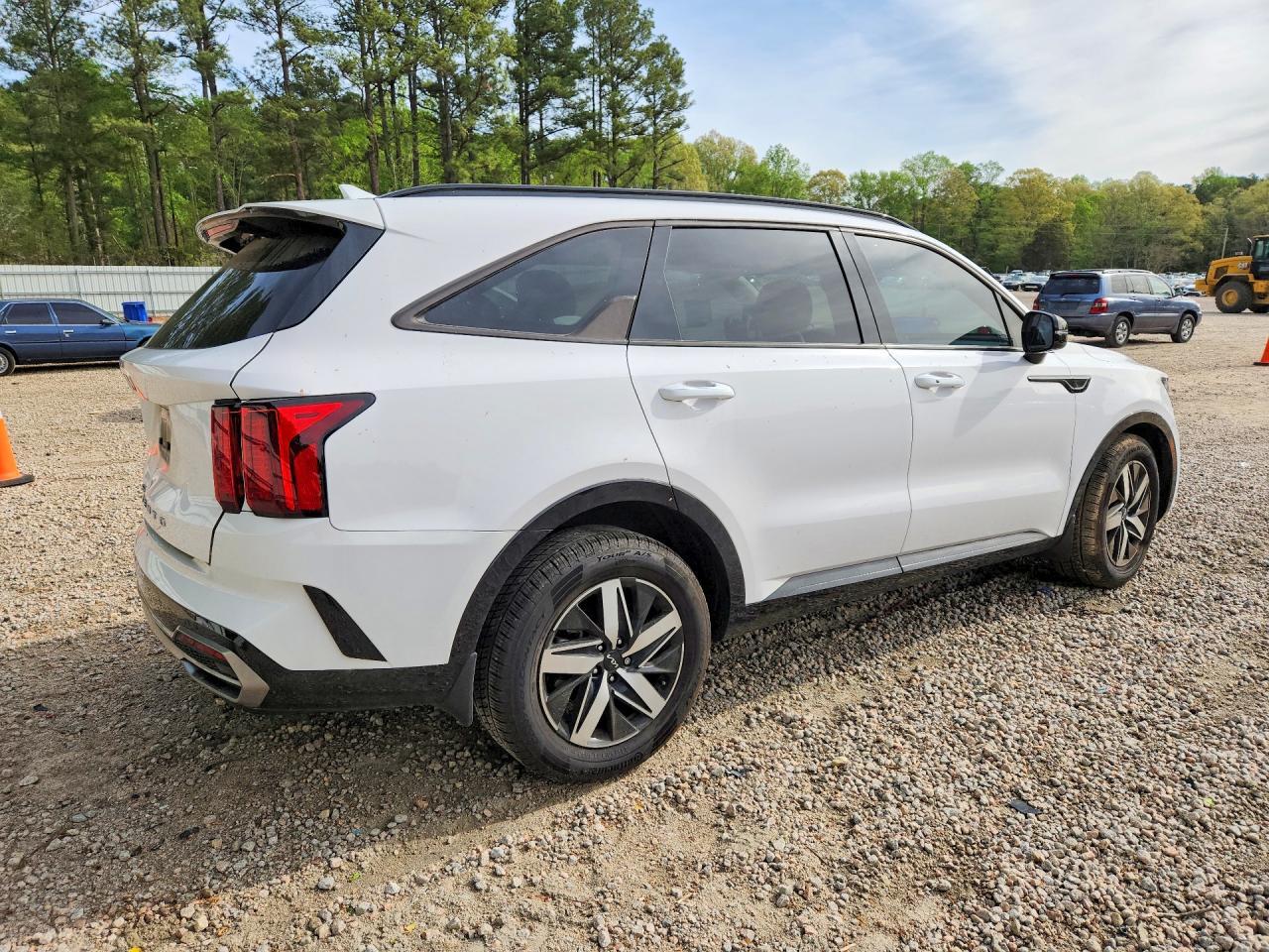 2022 Kia Sorento S - Фото 3