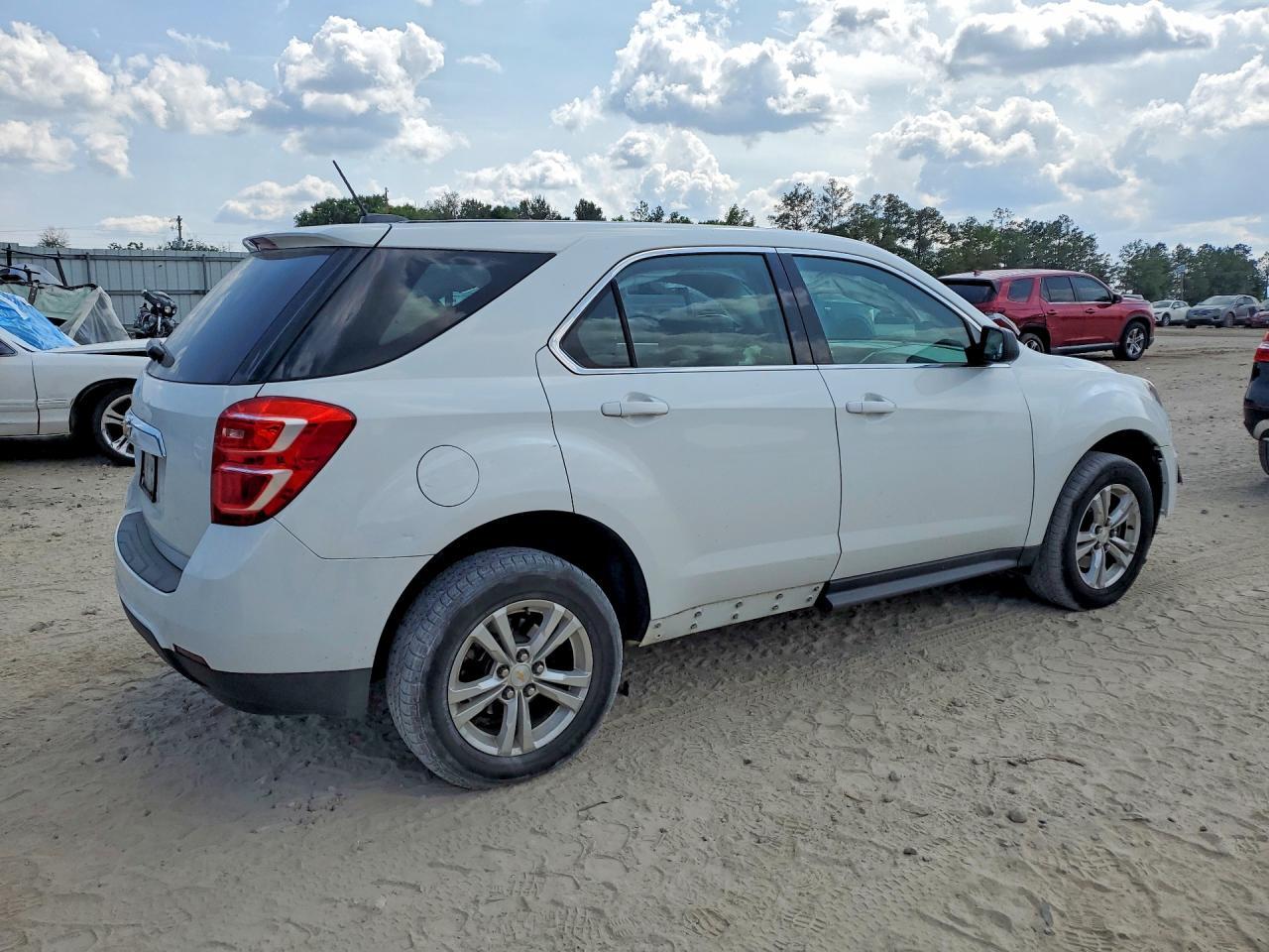 2017 Chevrolet Equinox Ls - Фото 3