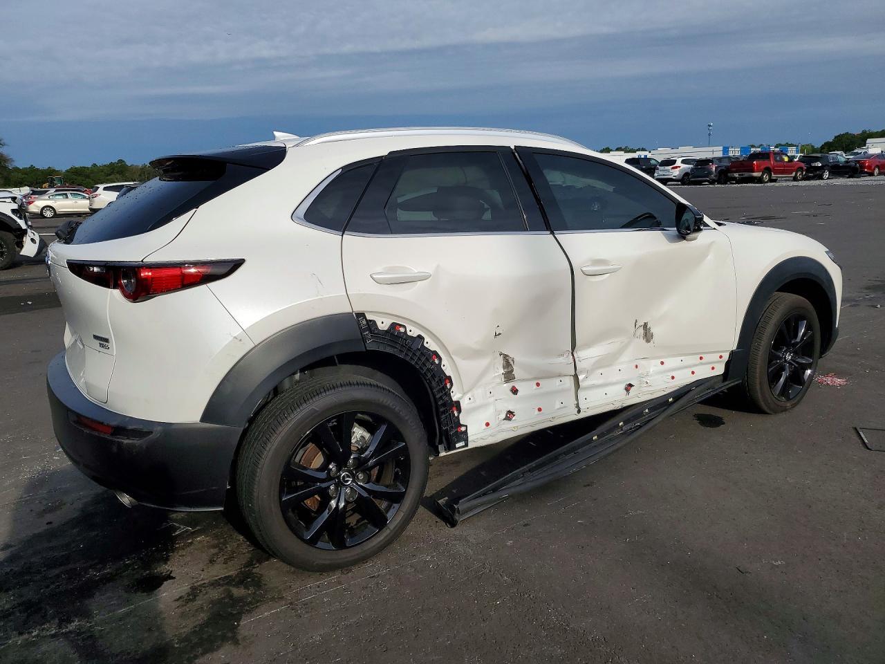 2024 Mazda Cx-30 Premium - Фото 3