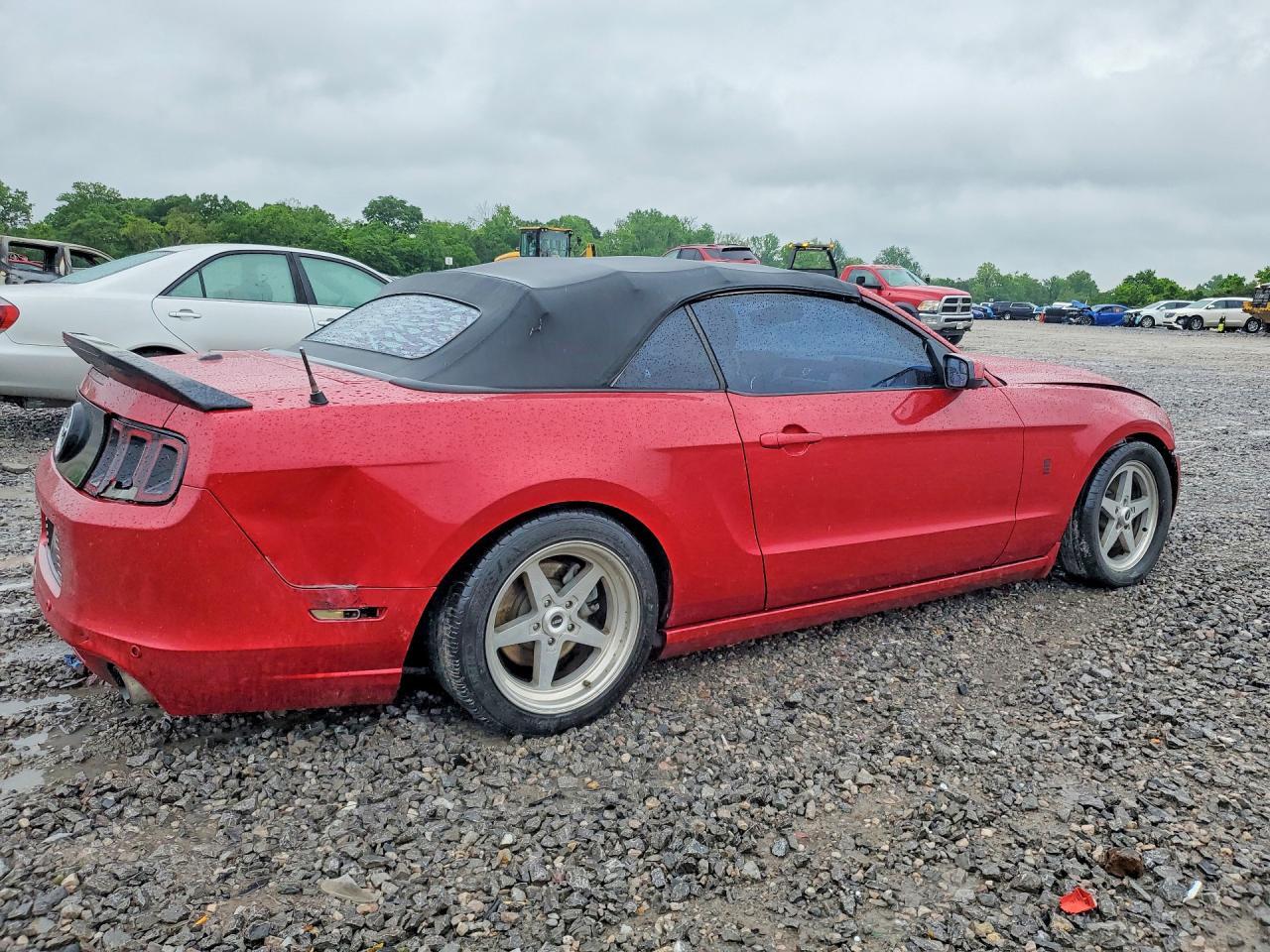 2013 Ford Mustang - Фото 3