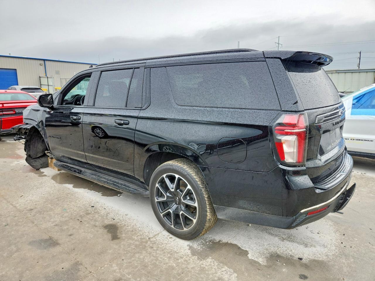 2021 Chevrolet Suburban C1500 Rst - Image 2