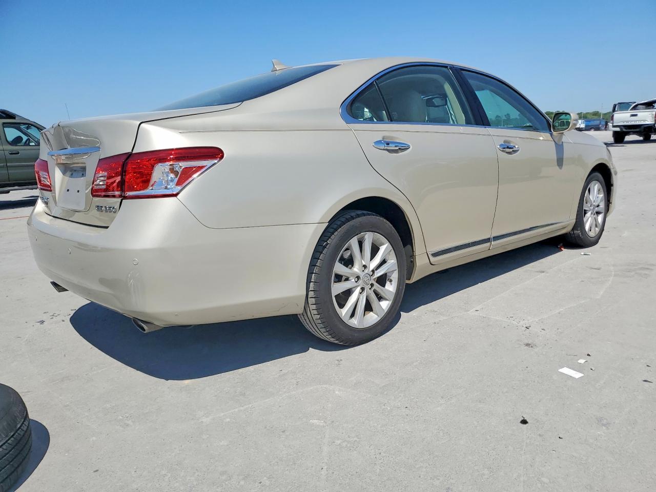 2010 Lexus Es 350 - Image 3