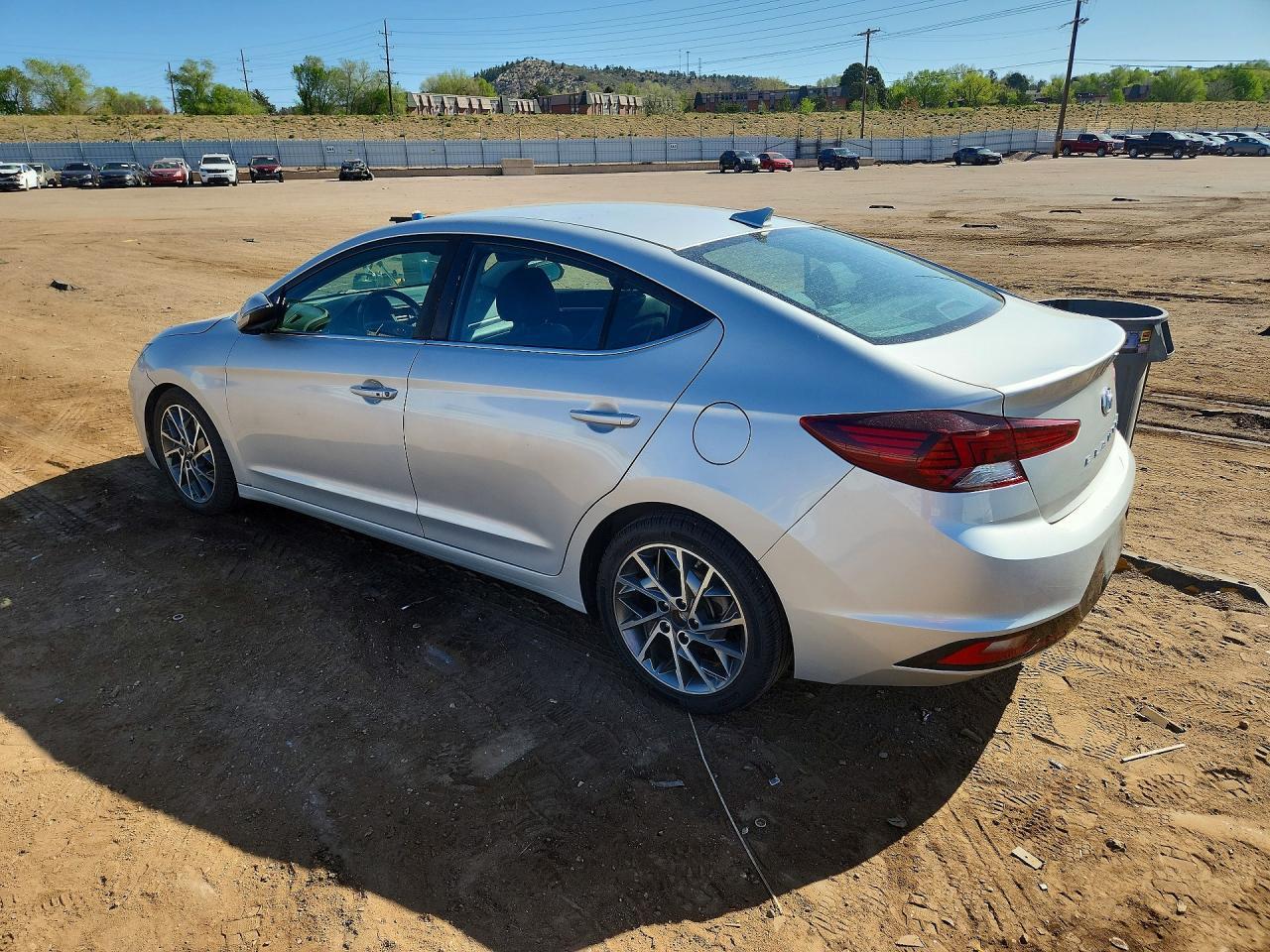 2020 Hyundai Elantra Limited - Фото 2