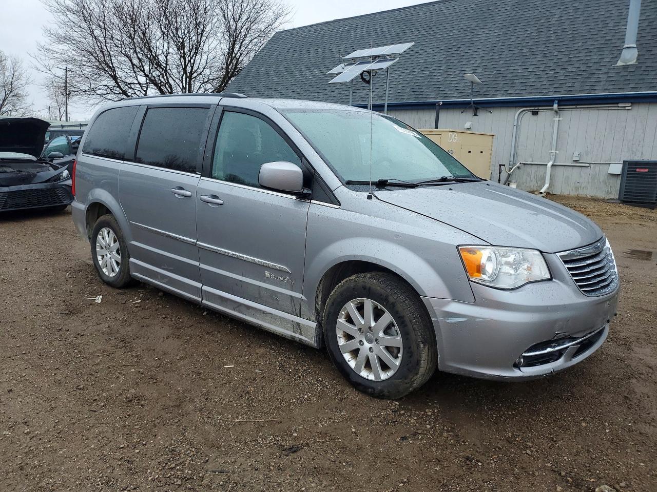 2014 Chrysler Town & Country Touring - Фото 4