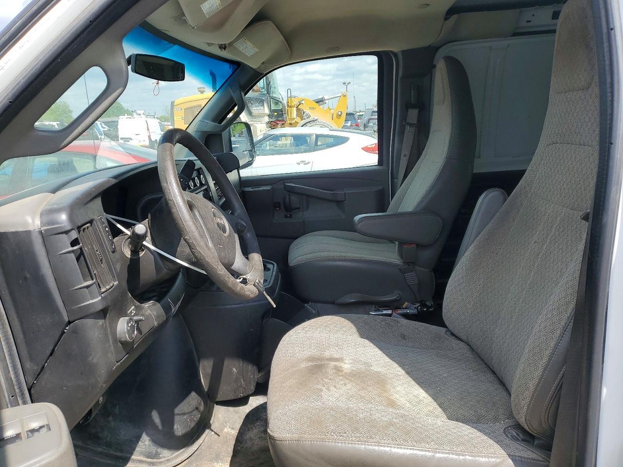 2017 GMC Savana G2500 - Фото 7