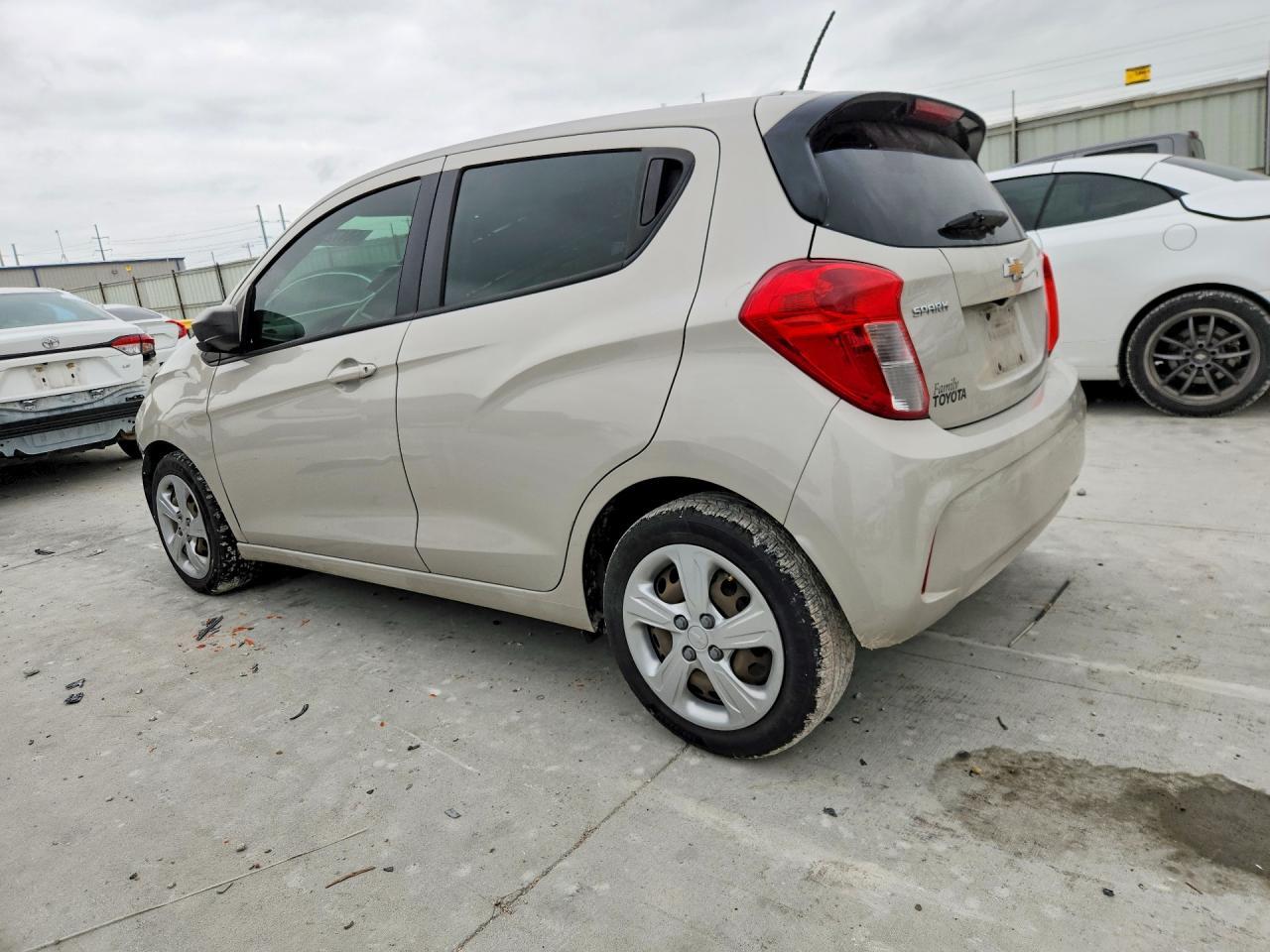2020 Chevrolet Spark Ls - Фото 2