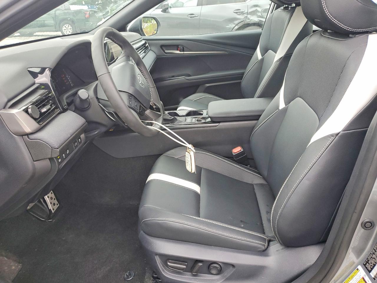 2025 Toyota Camry Se - Фото 7