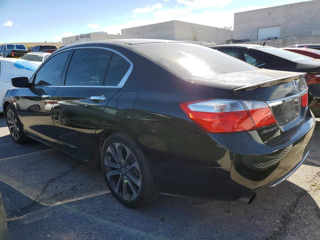 2014 Honda Accord Sport - Image 2