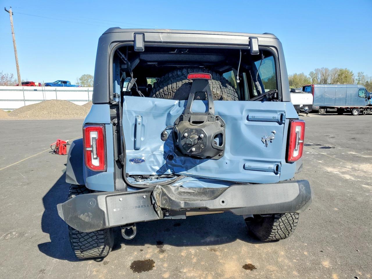 2025 Ford Bronco Outer Banks - Фото 6