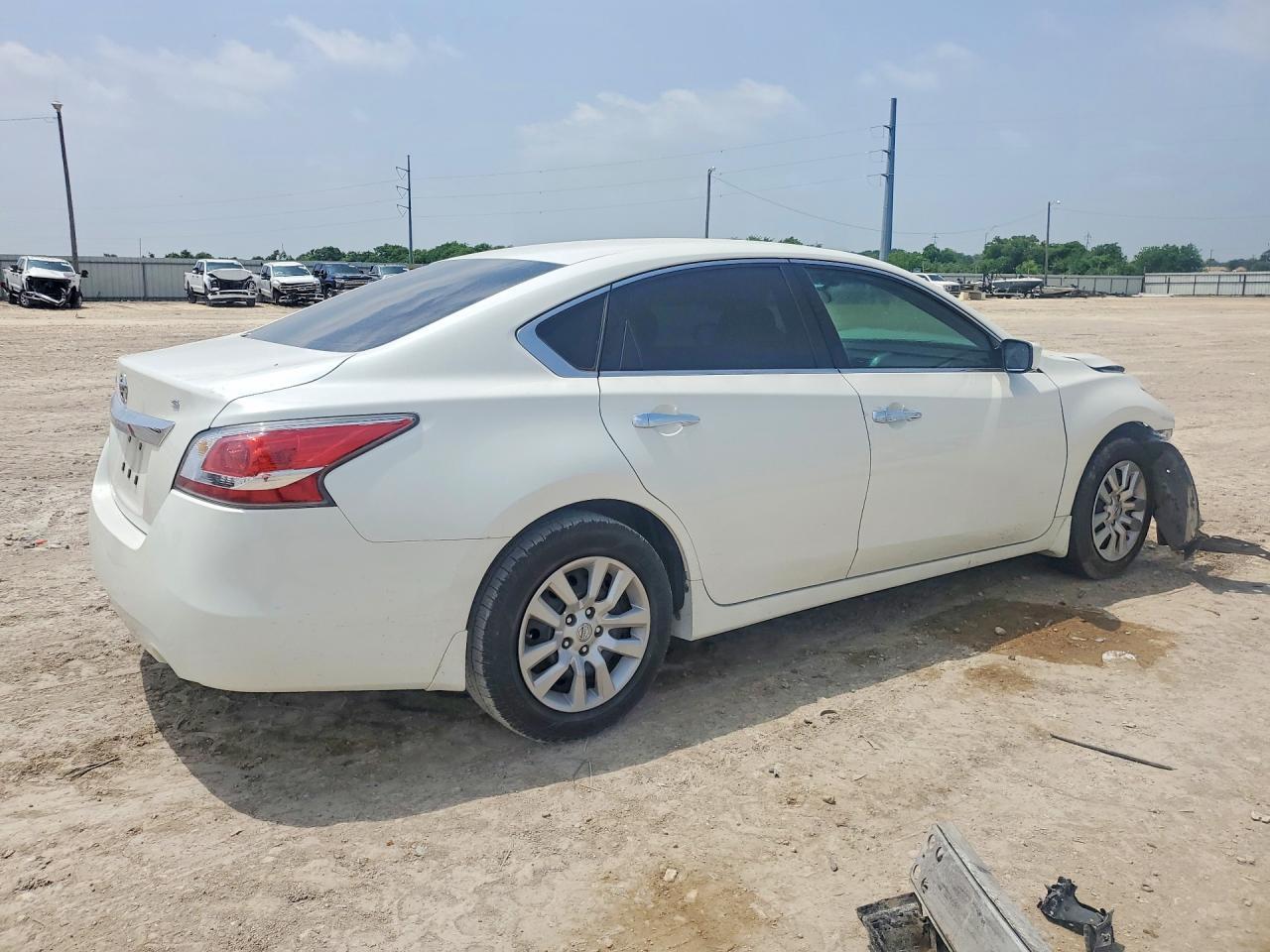 2015 Nissan Altima 2.5 S - Image 3
