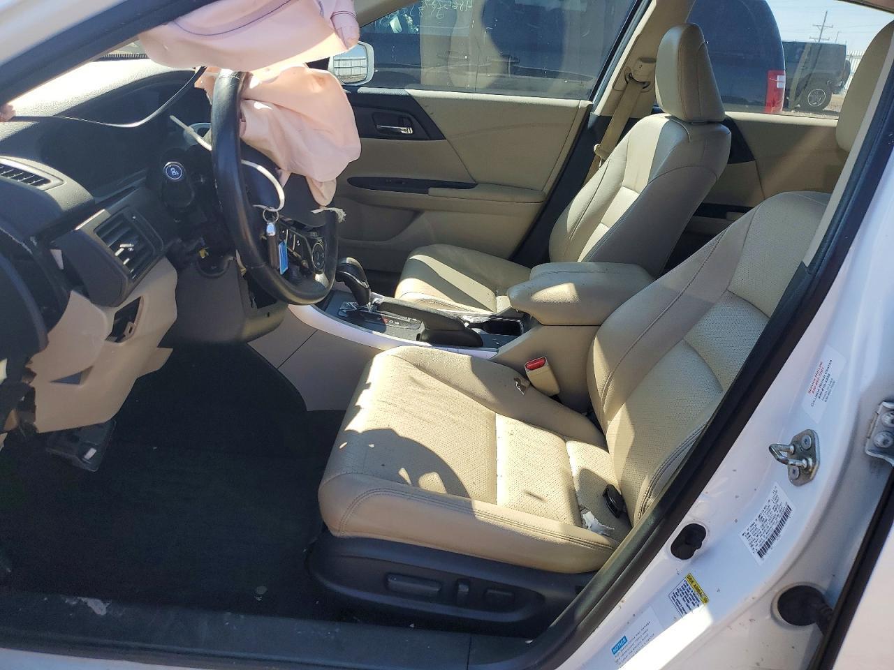 2014 Honda Accord Touring Hybrid - Image 7