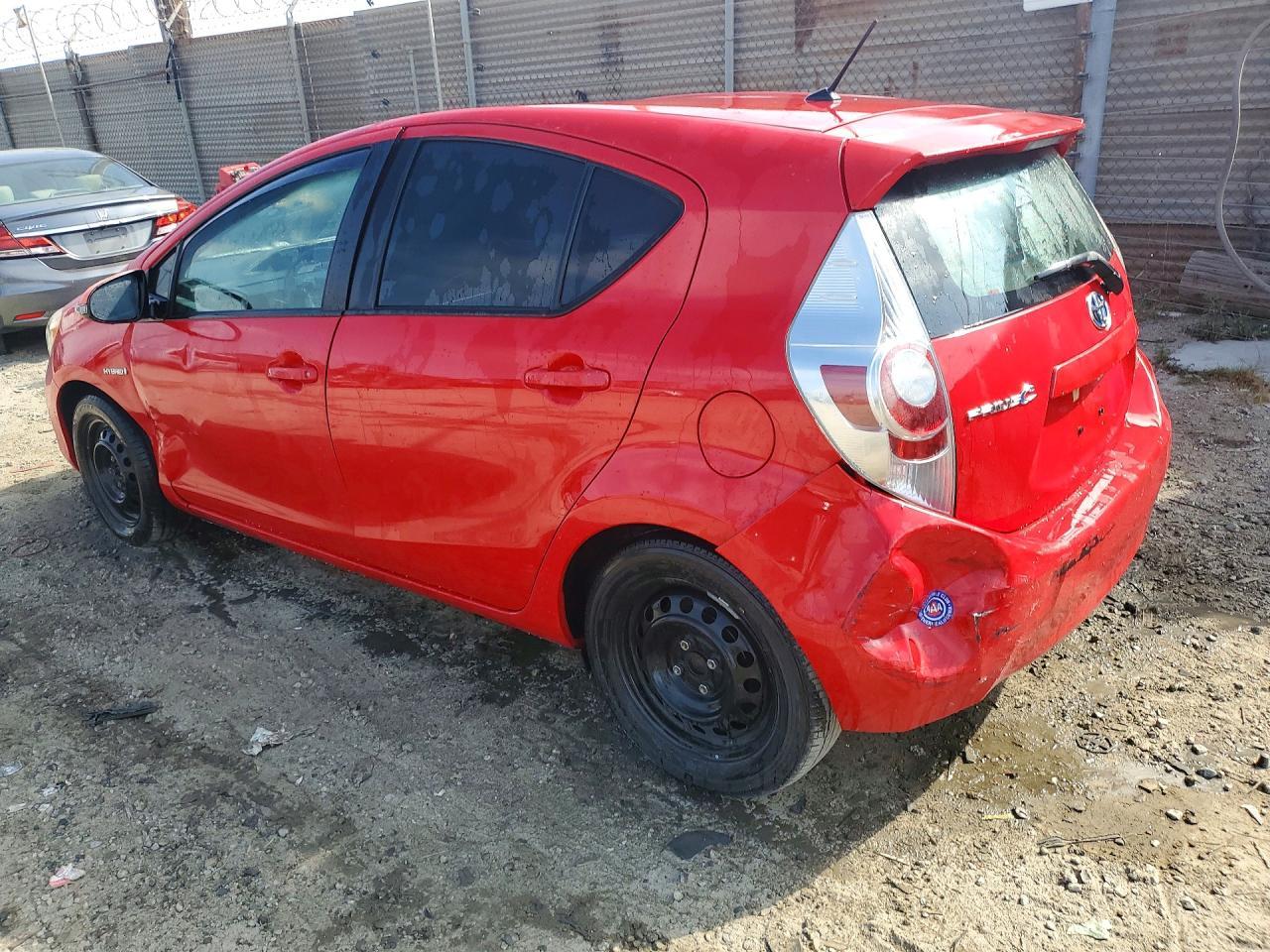 2014 Toyota Prius C Two - Фото 2