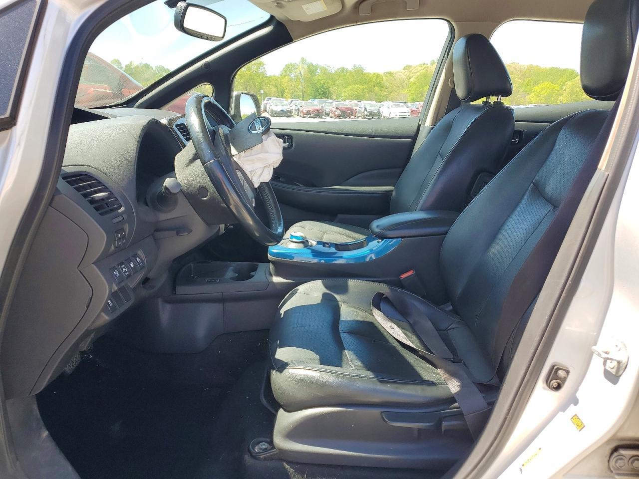 2013 Nissan Leaf S - Image 7