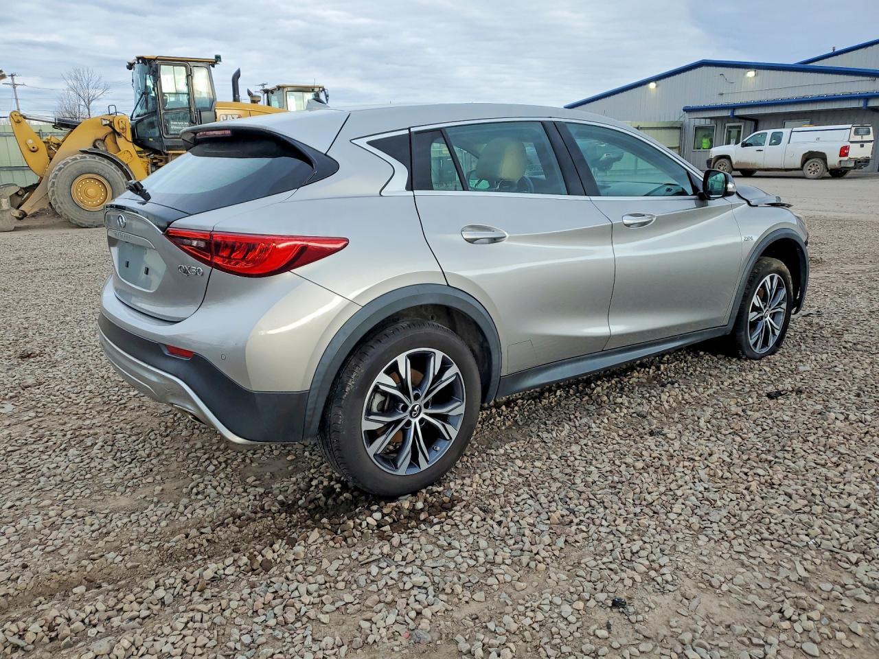 2017 Infiniti Qx30 Premium - Фото 3