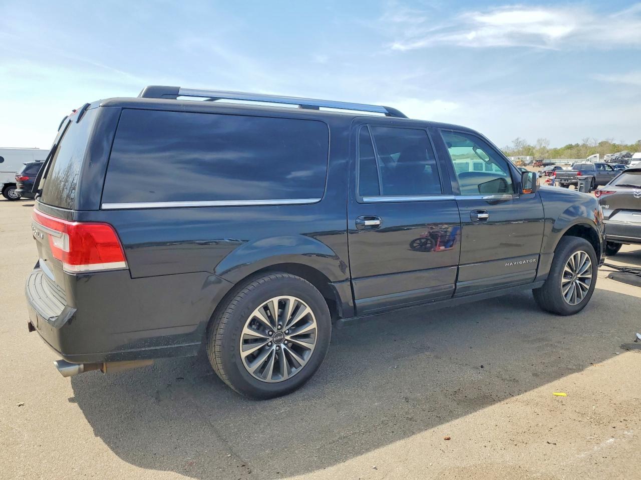 2017 Lincoln Navigator L Select - Фото 3