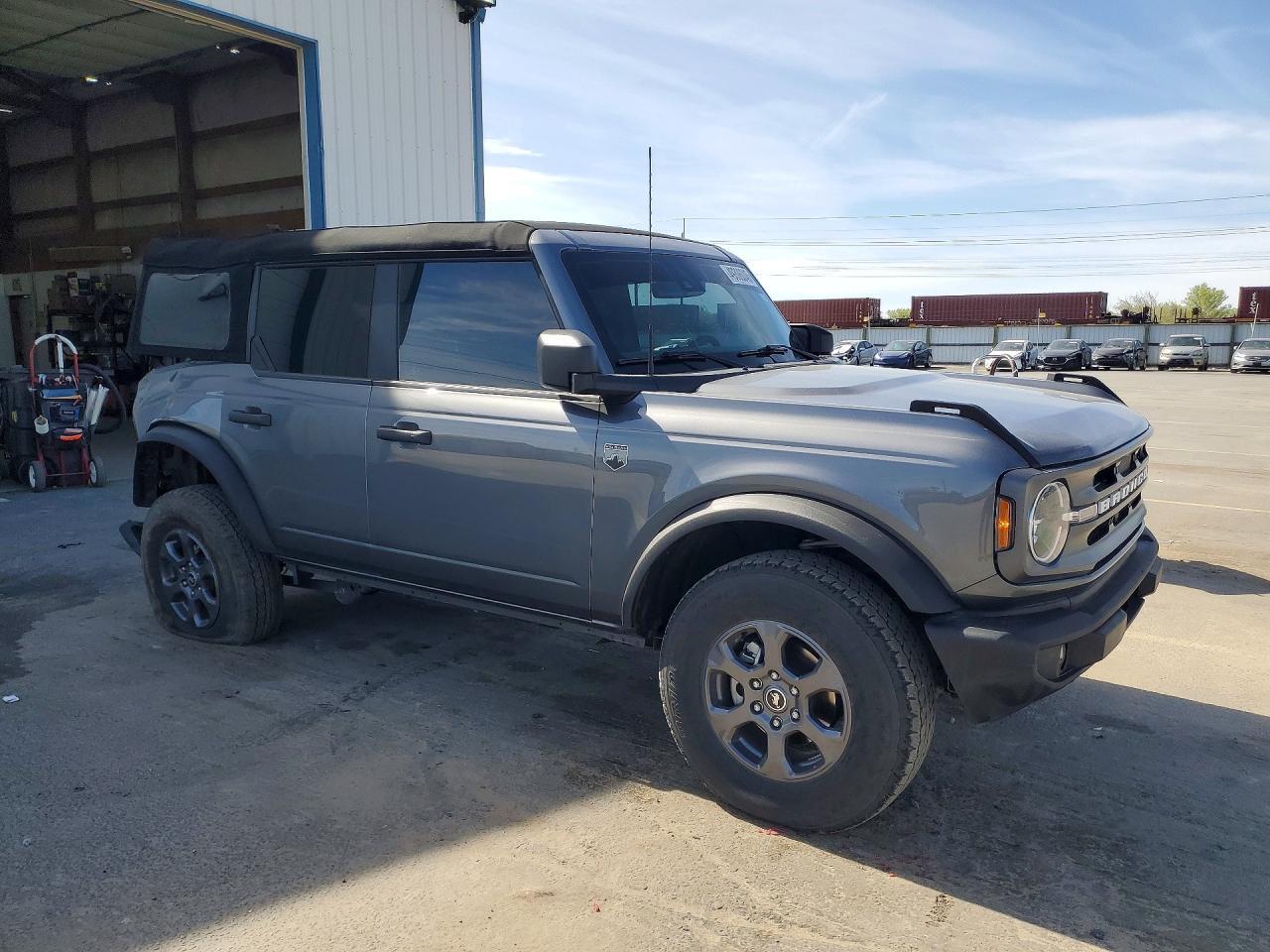 2024 Ford Bronco Big Bend - Image 4