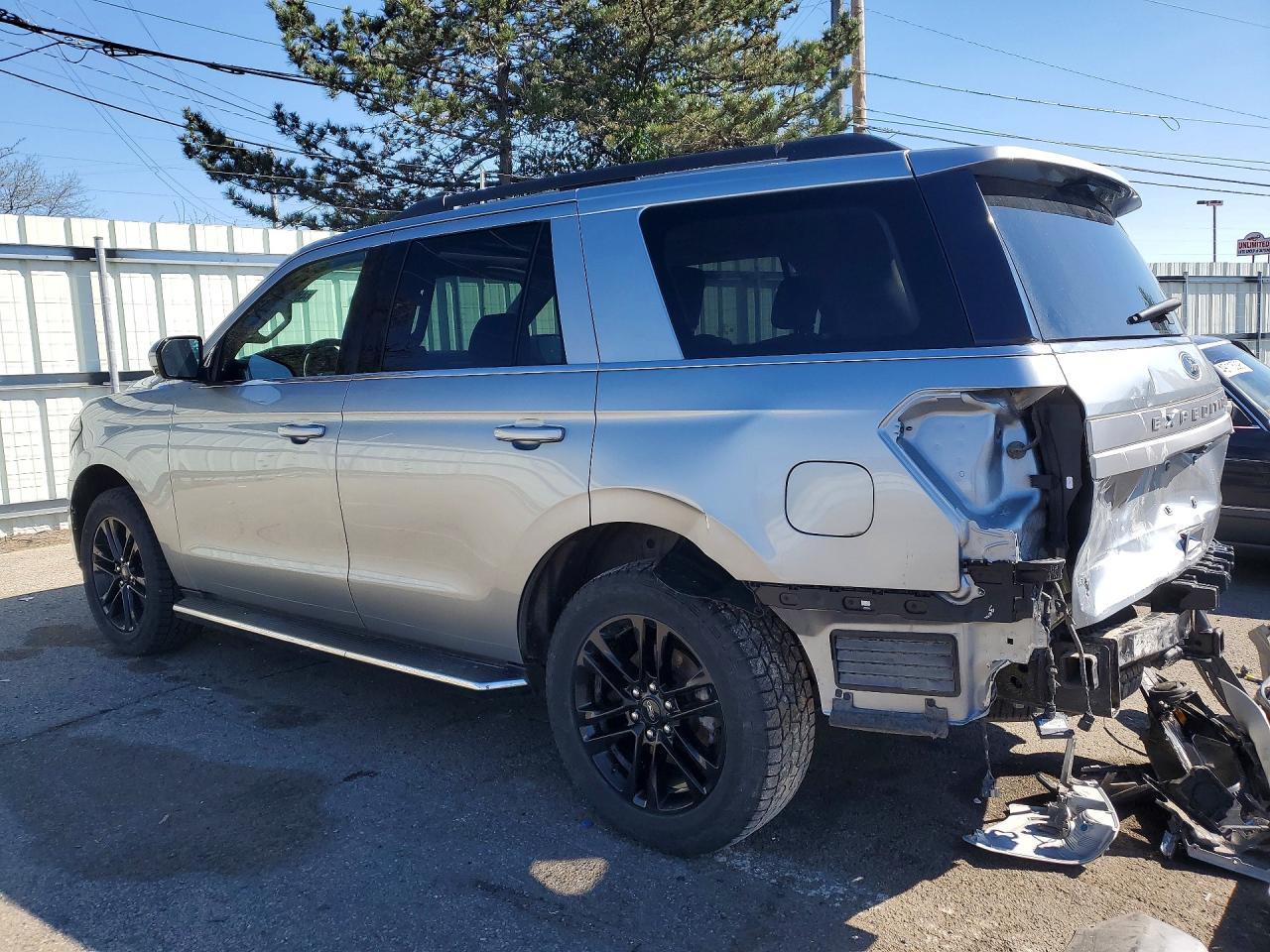 2022 Ford Expedition Xlt - Image 2