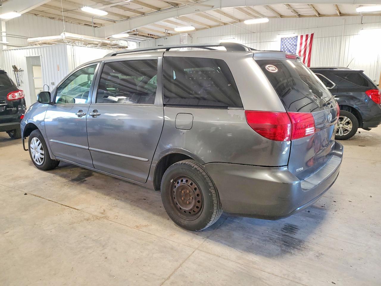 2005 Toyota Sienna Le 8 Passenger - Фото 2