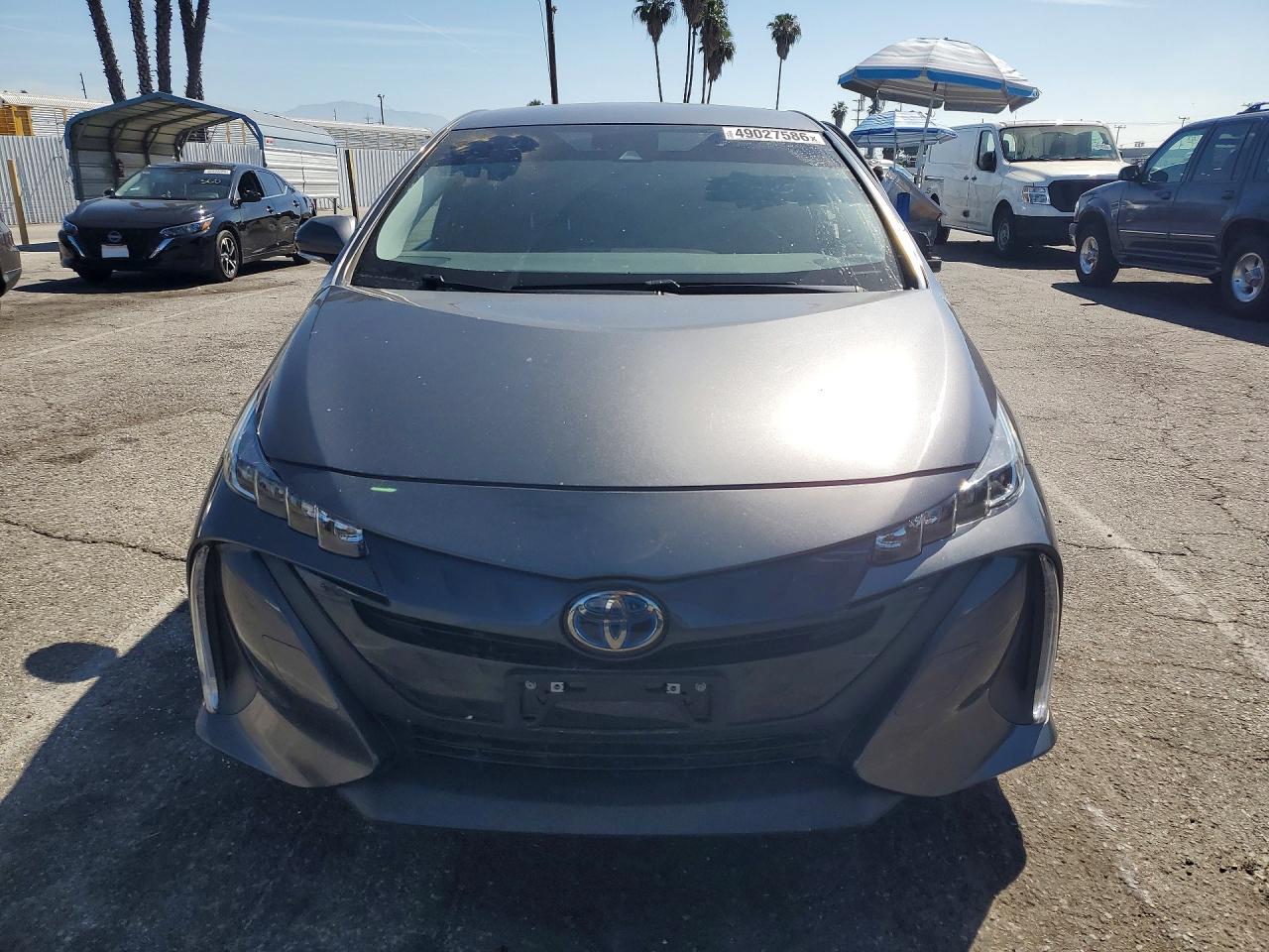 2022 Toyota Prius Prime Le - Image 5