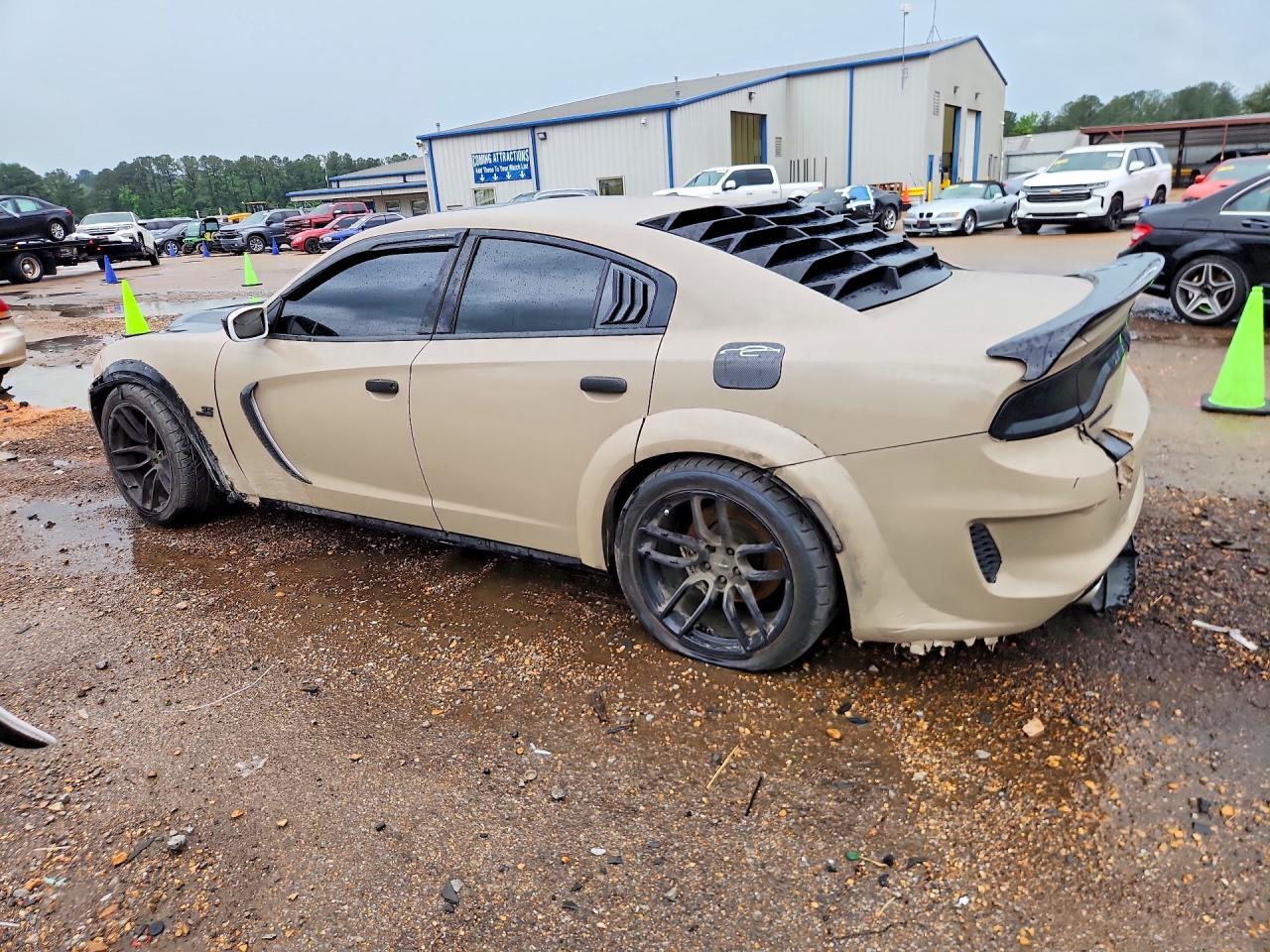 2018 Dodge Charger R - Фото 2