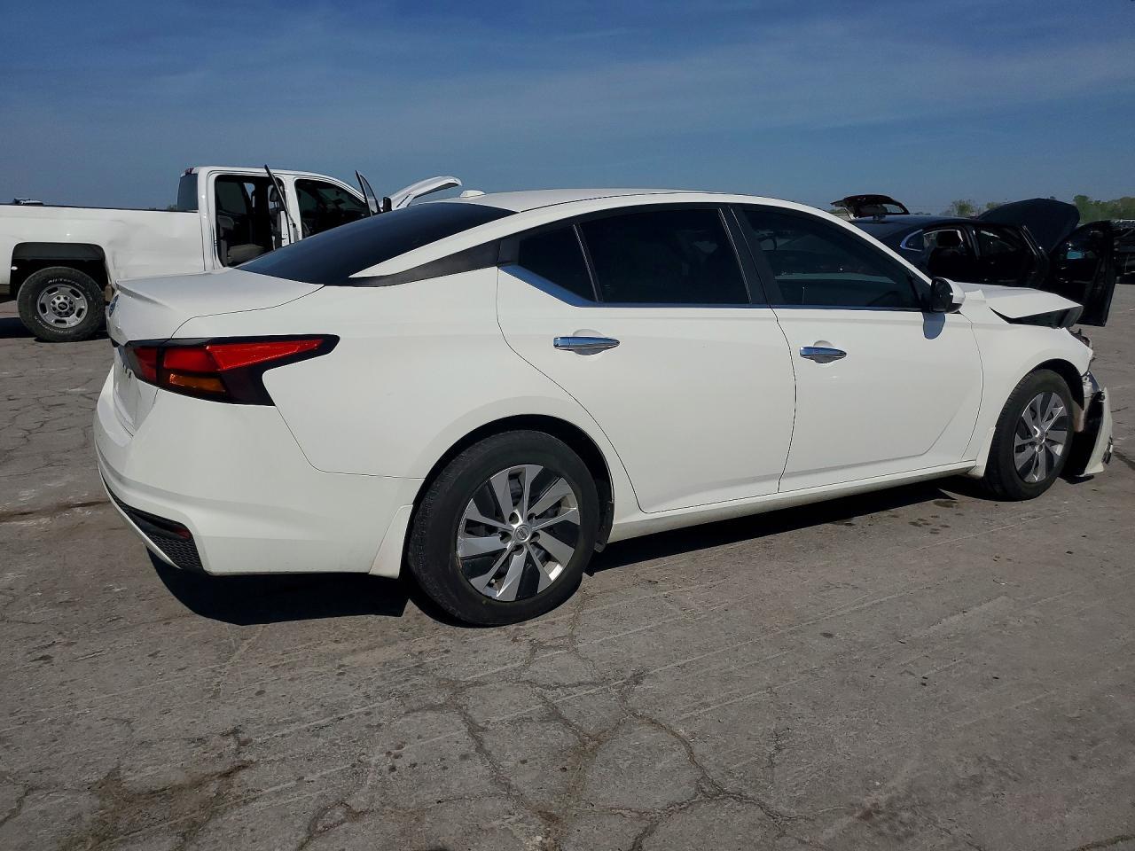 2019 Nissan Altima S - Image 3