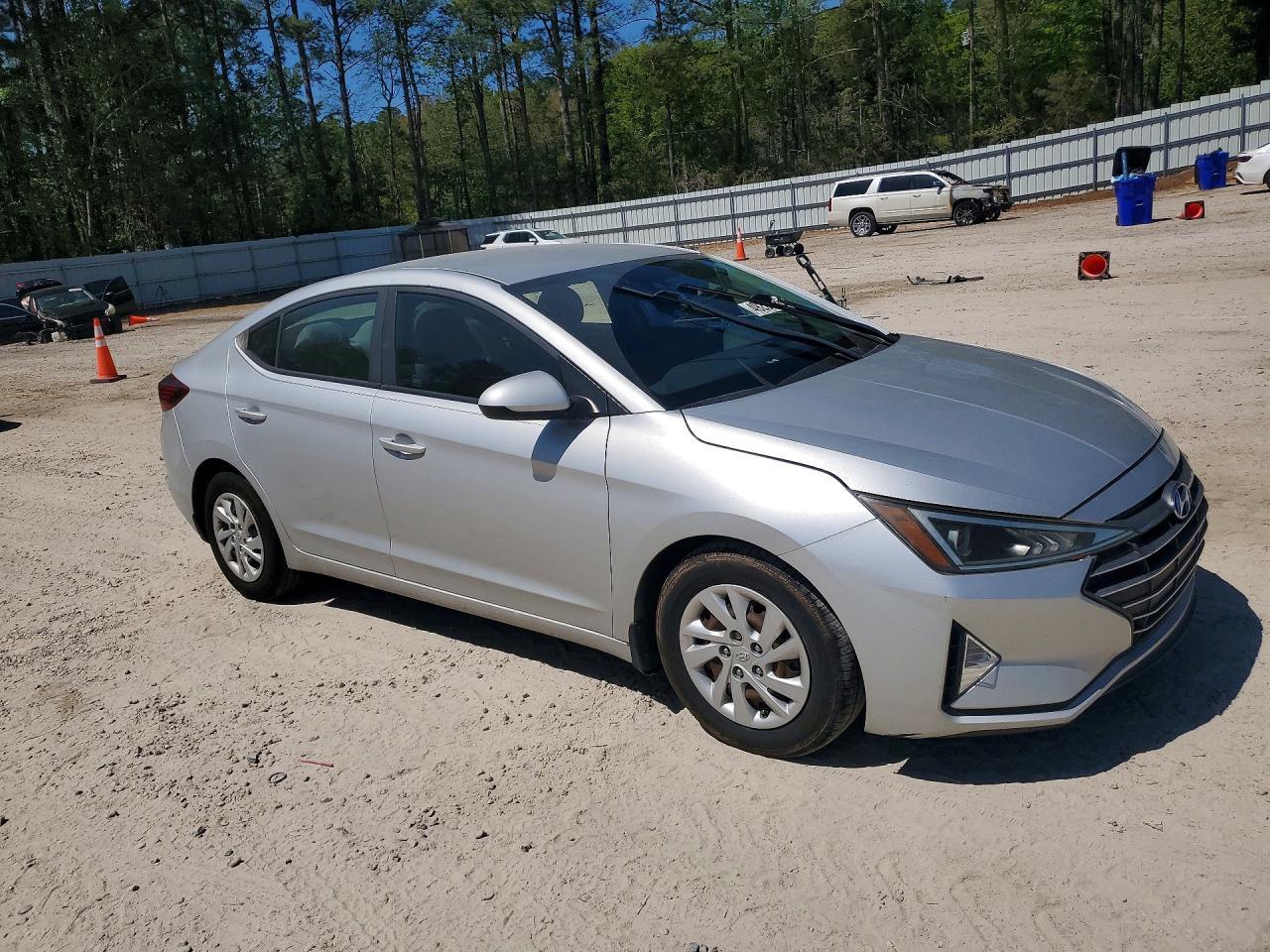 2020 Hyundai Elantra Se - Фото 4