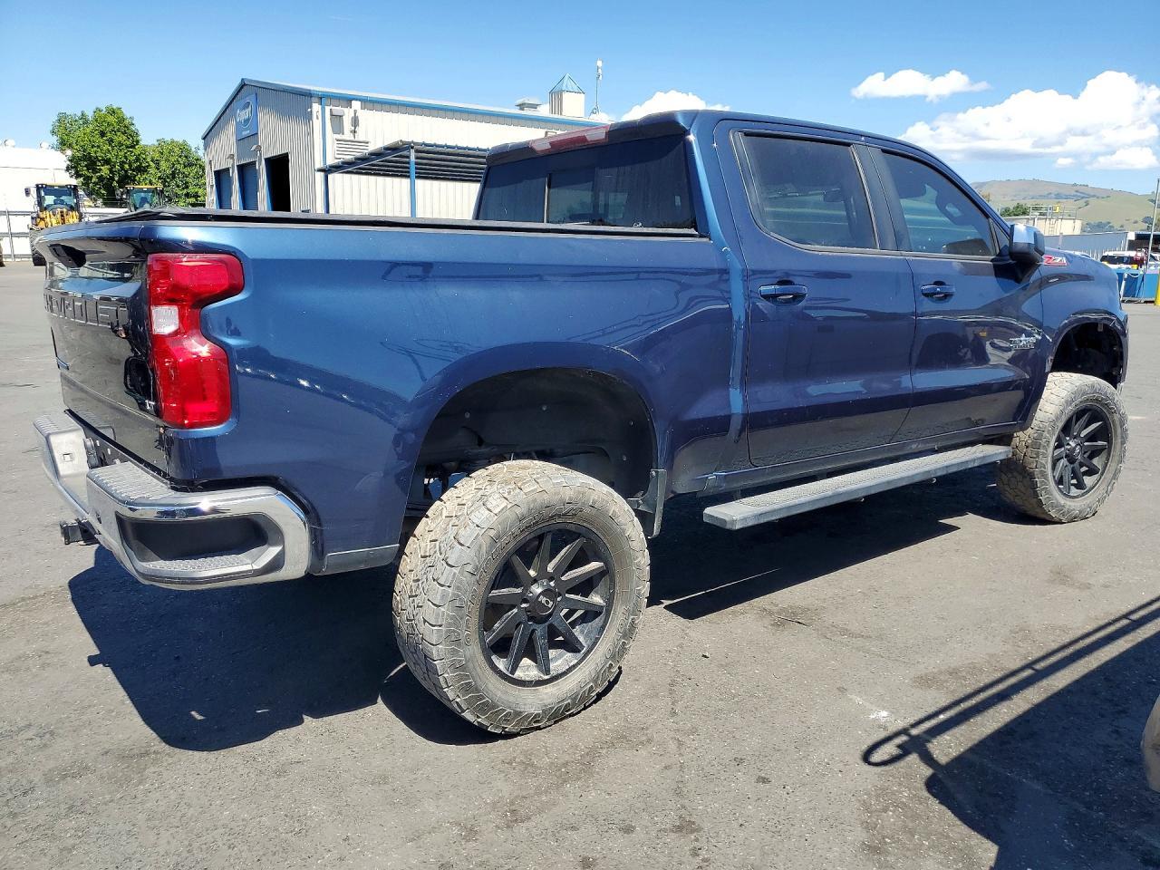 2021 Chevrolet Silverado K1500 Lt - Фото 3