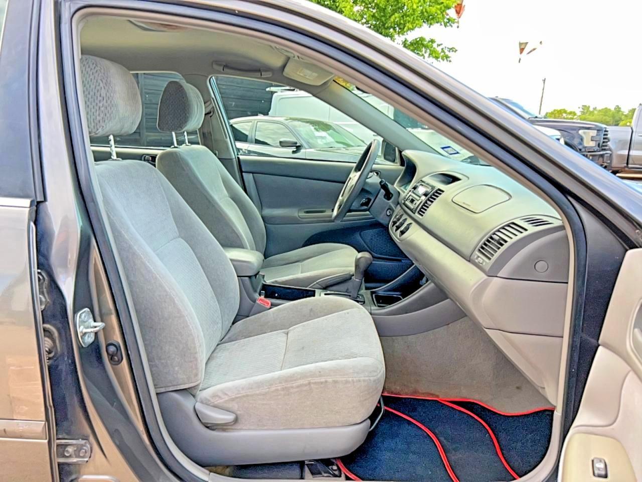 2004 Toyota Camry Le - Фото 5