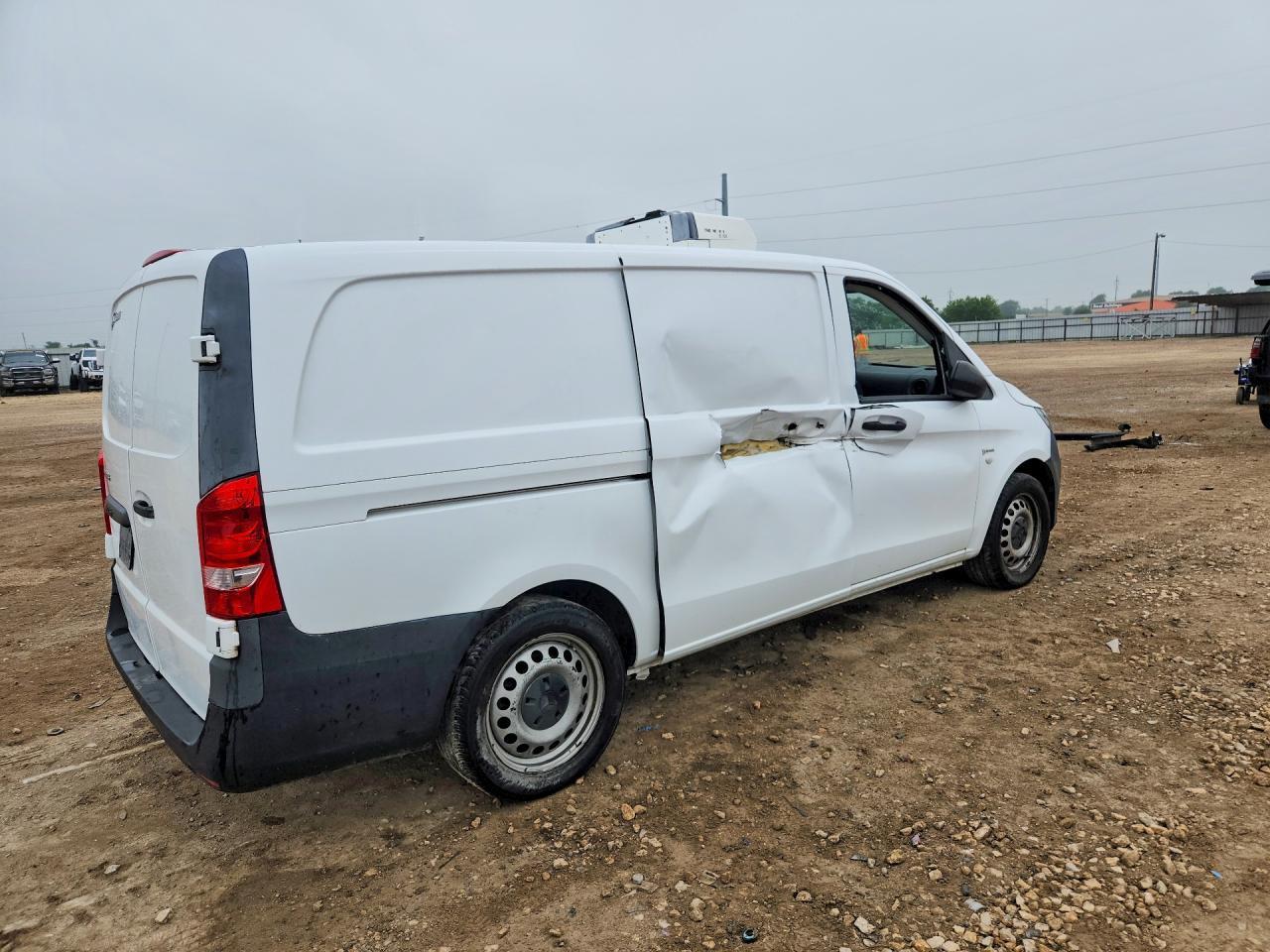 2017 Mercedes Benz Metris Refrigerated Delivery Van - Фото 3