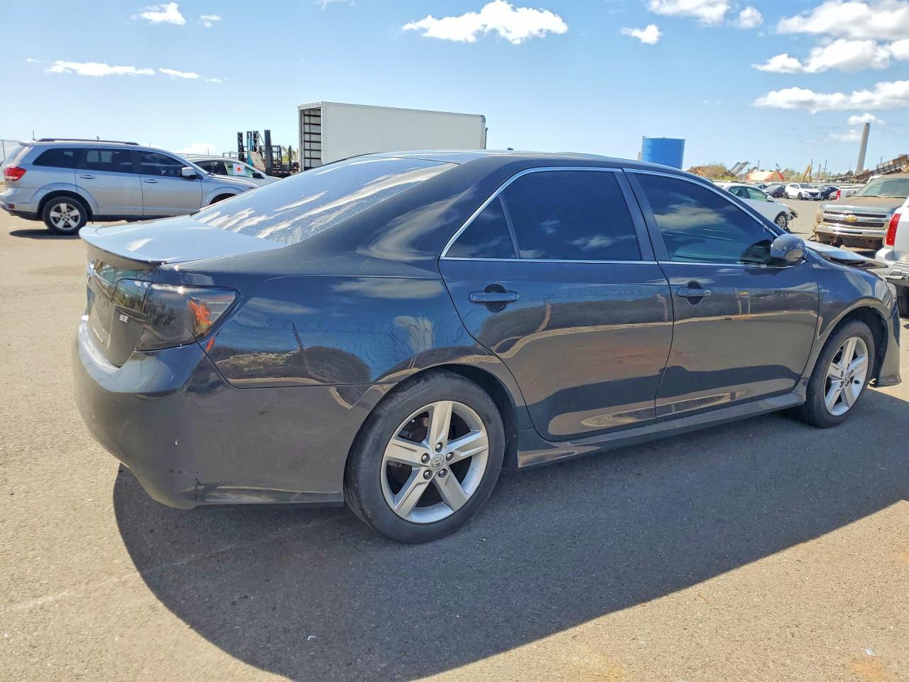 2013 Toyota Camry Se - Image 3
