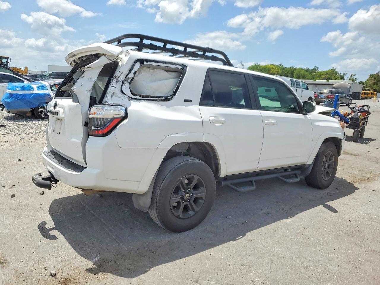 2014 Toyota 4Runner Sr5 - Image 3