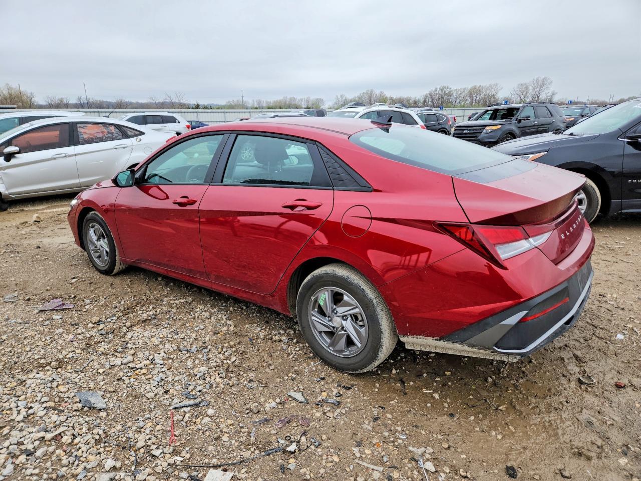 2025 Hyundai Elantra Se - Image 2