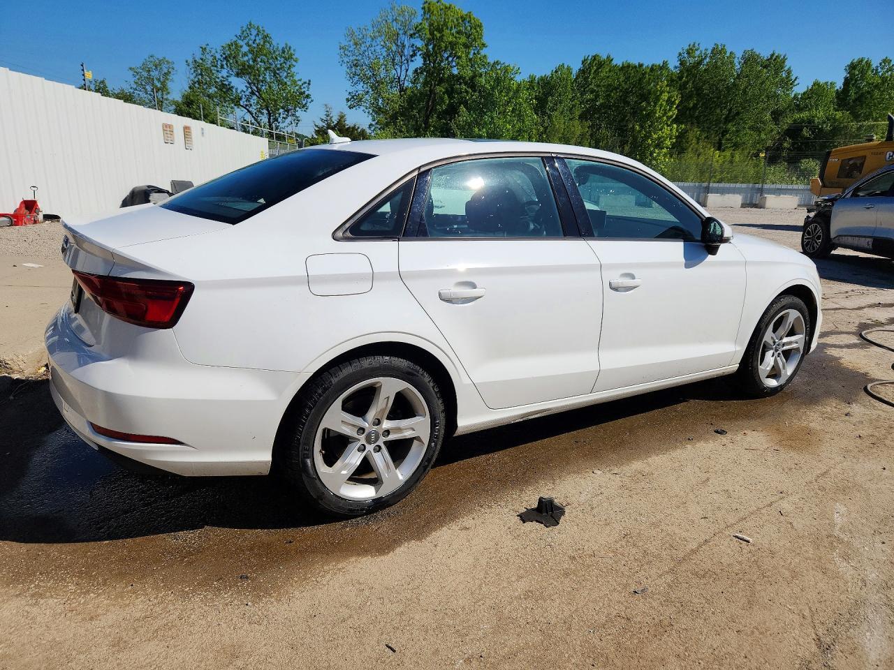 2018 Audi A3 Premium - Фото 3