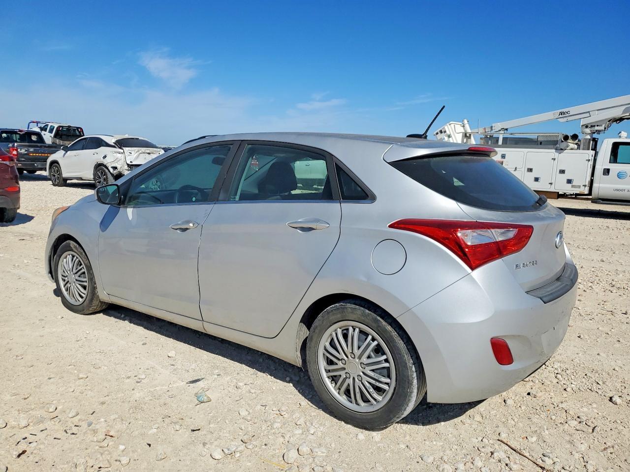 2016 Hyundai Elantra Gt Base - Фото 2