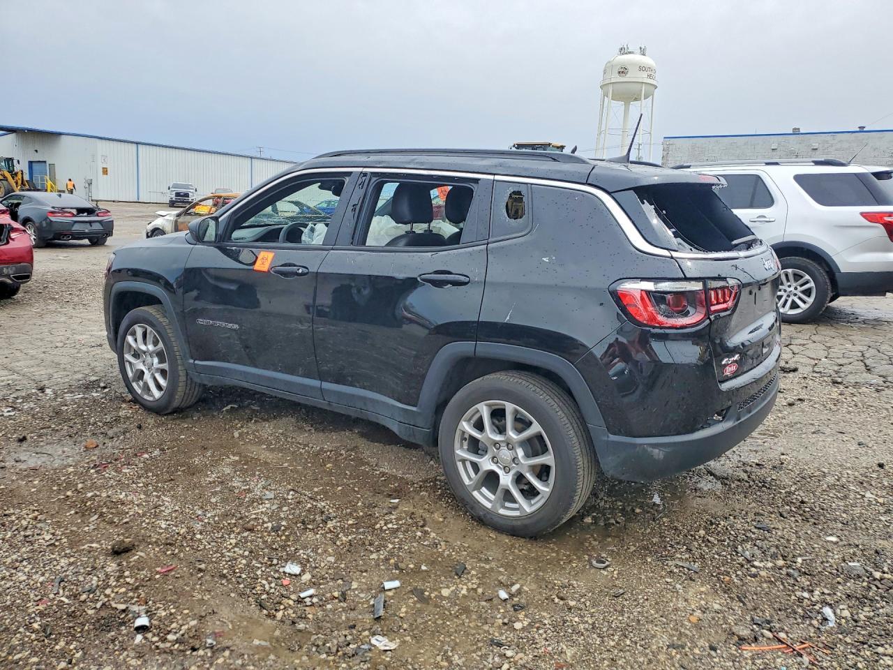 2023 Jeep Compass Latitude Lux - Фото 2