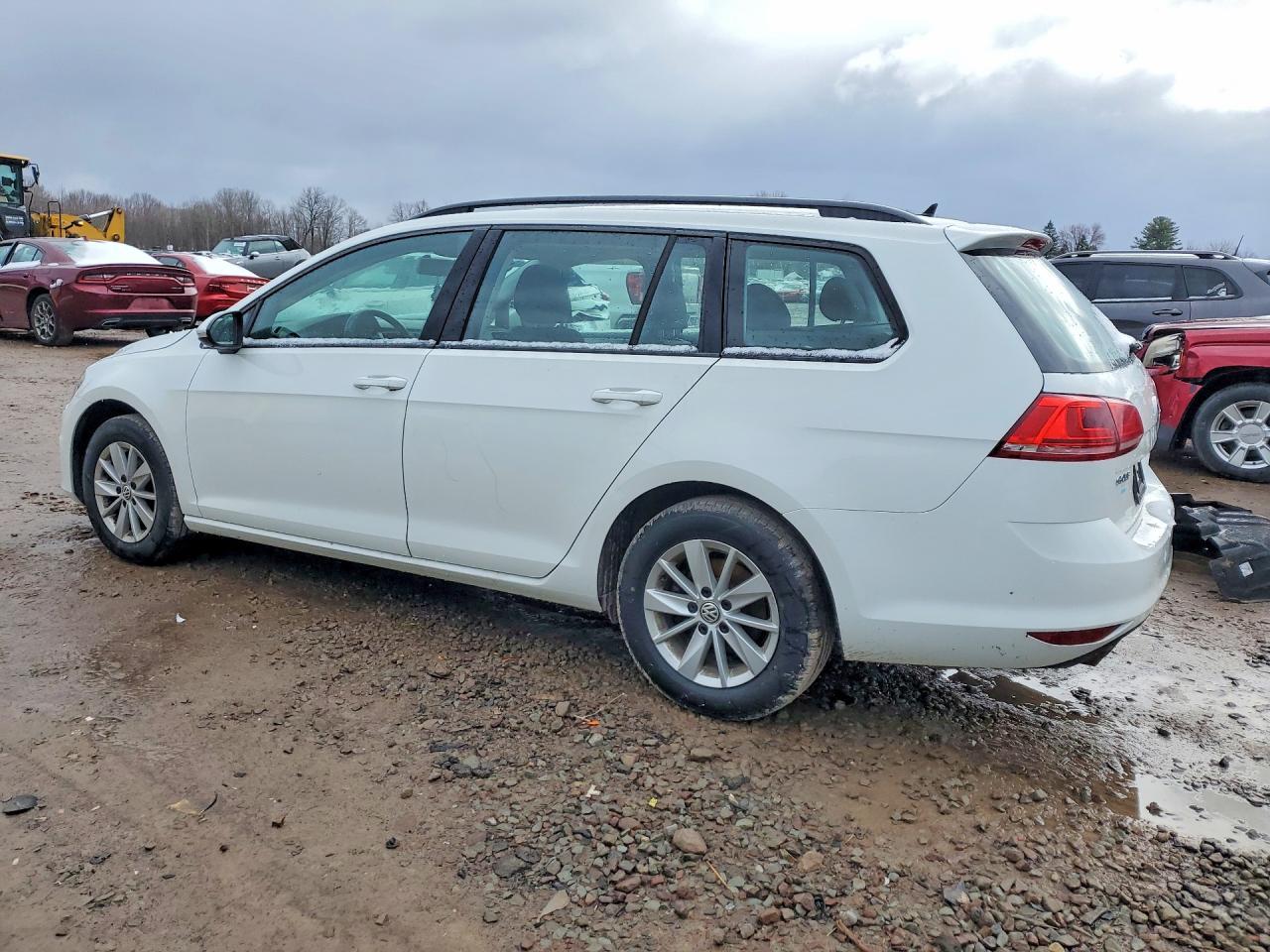 2016 Volkswagen Golf Sportwagen S - Фото 2