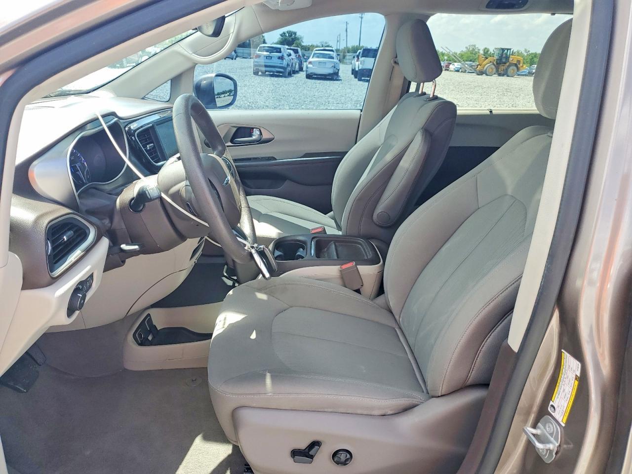 2018 Chrysler Pacifica Touring Plus - Фото 7