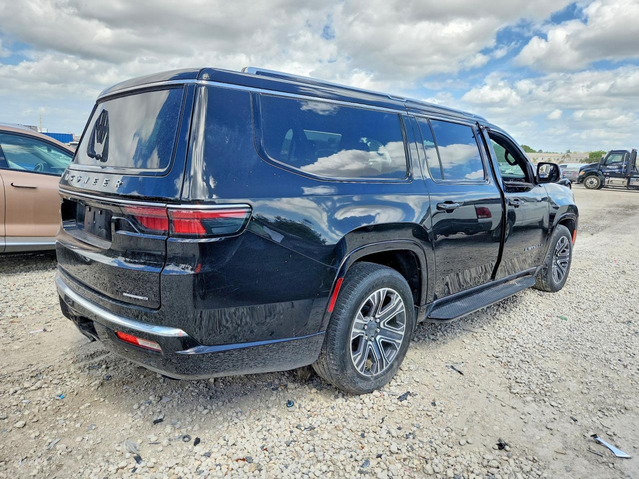 2024 Jeep Wagoneer Limited - Image 3