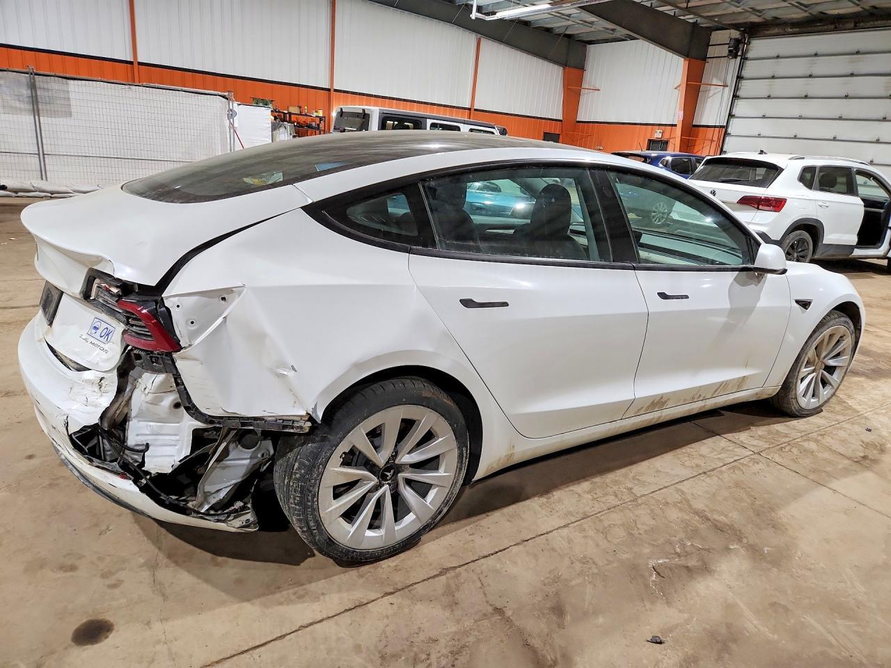 2022 Tesla Model 3 - Фото 3