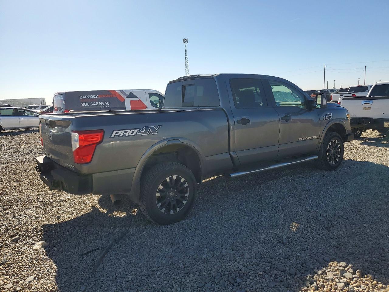 2019 Nissan Titan Xd Pro-4X - Фото 3