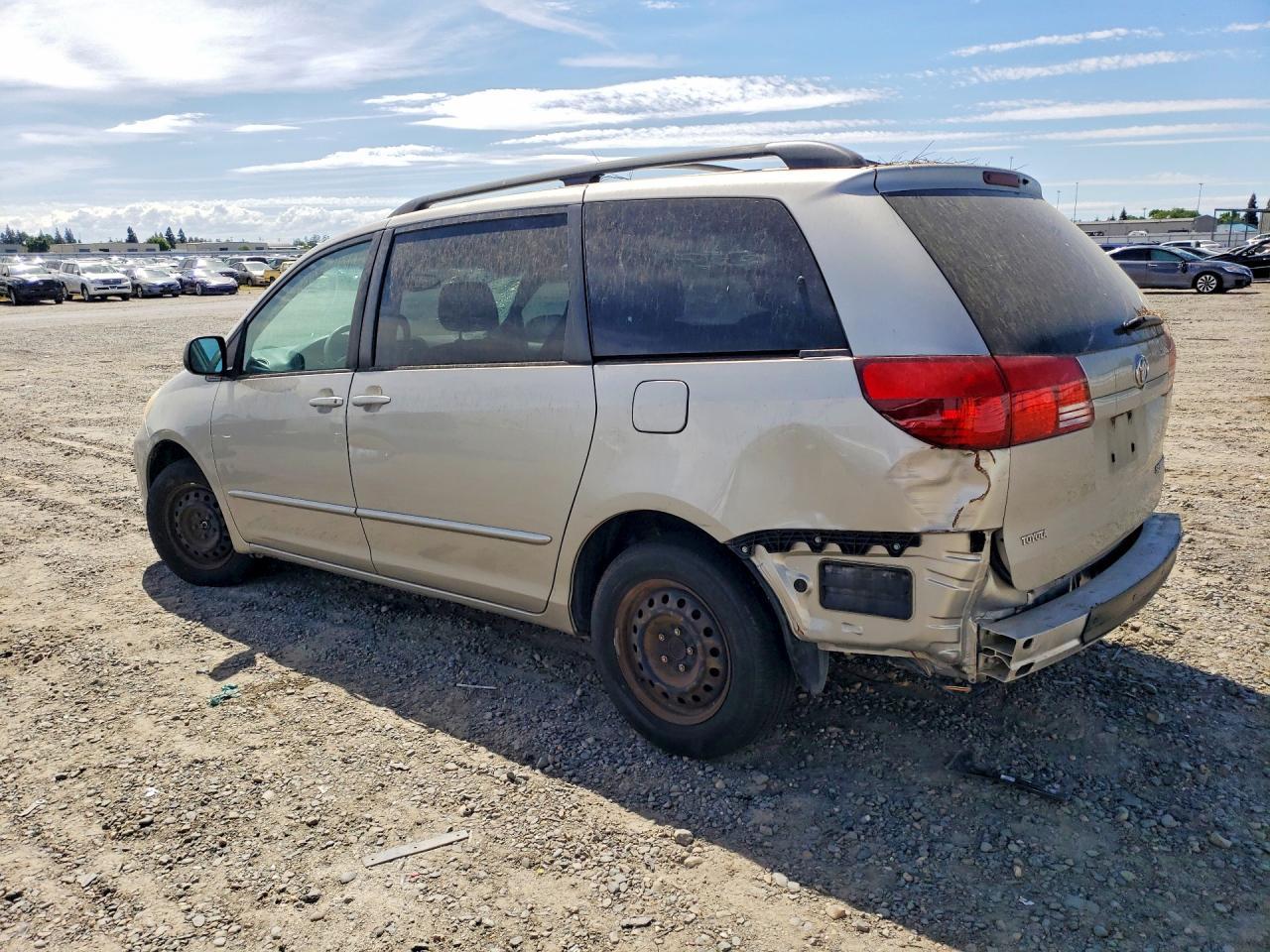2005 Toyota Sienna Le 7 Passenger - Image 2