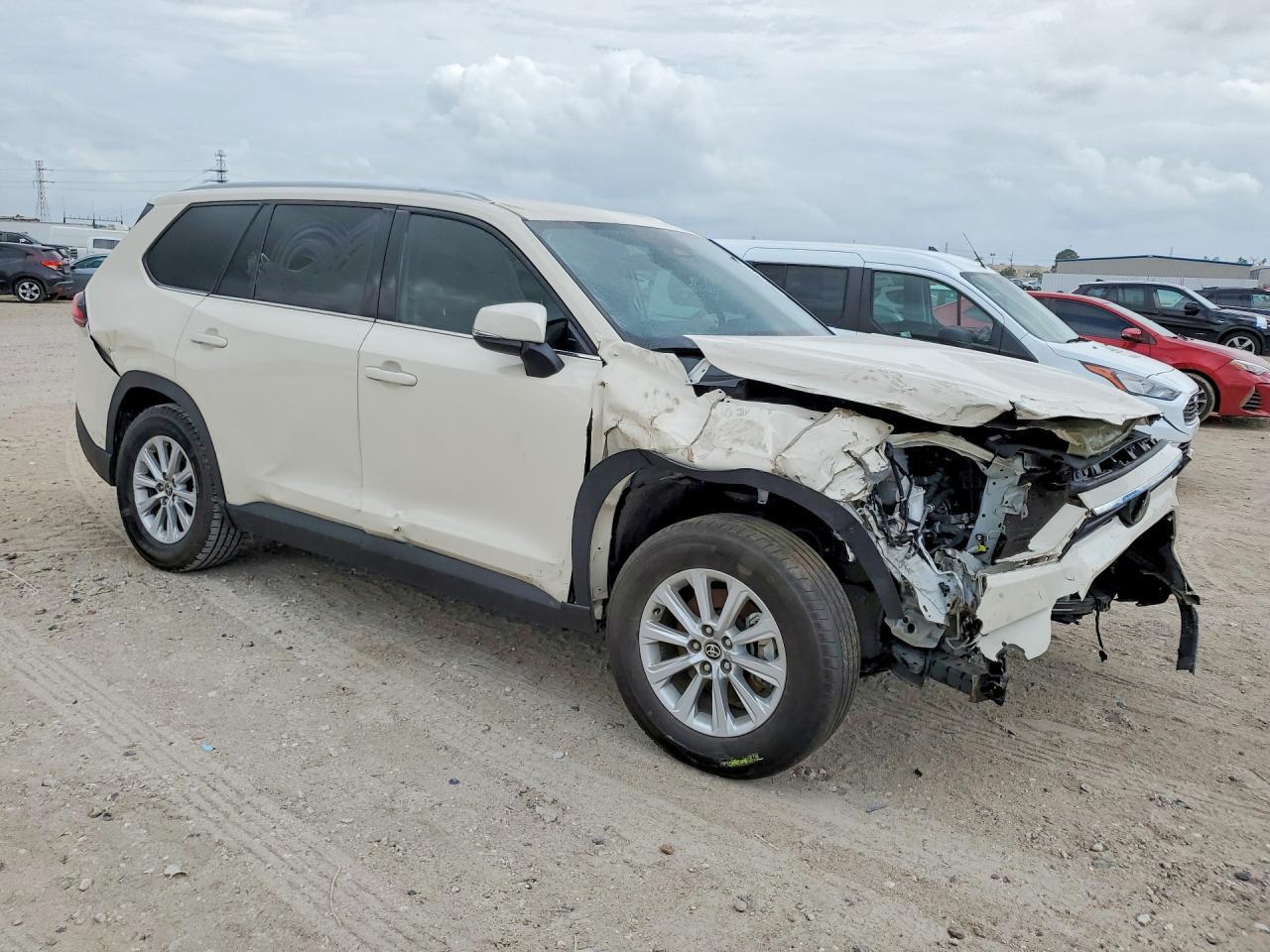 2024 Toyota Grand Highlander Xle - Image 4