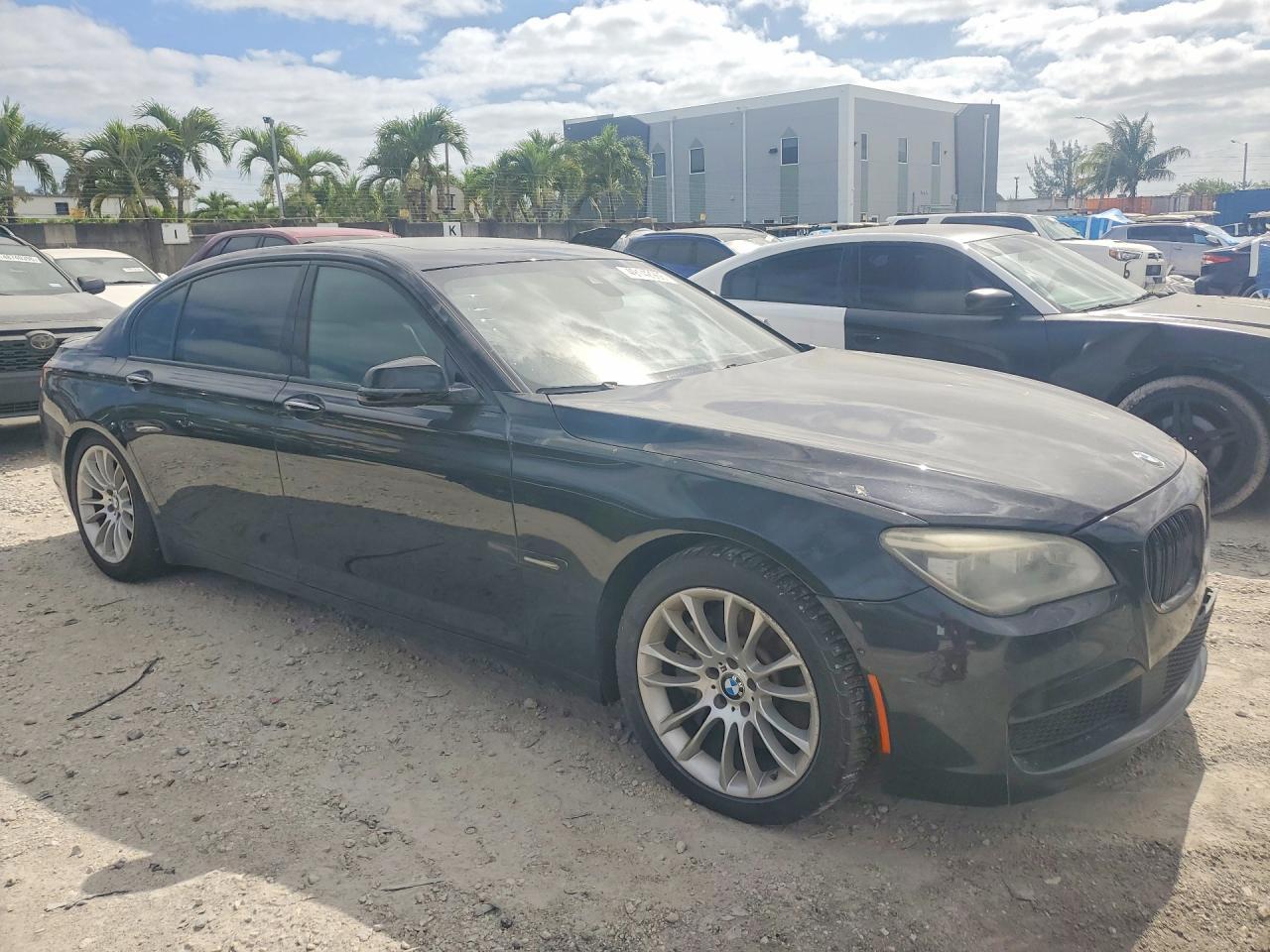 2013 BMW 750 Li - Фото 4