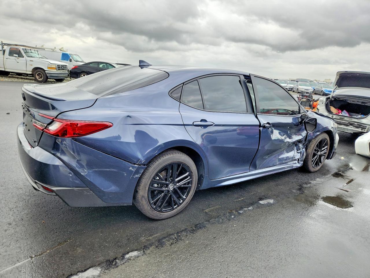 2026 Toyota Camry Se - Фото 3